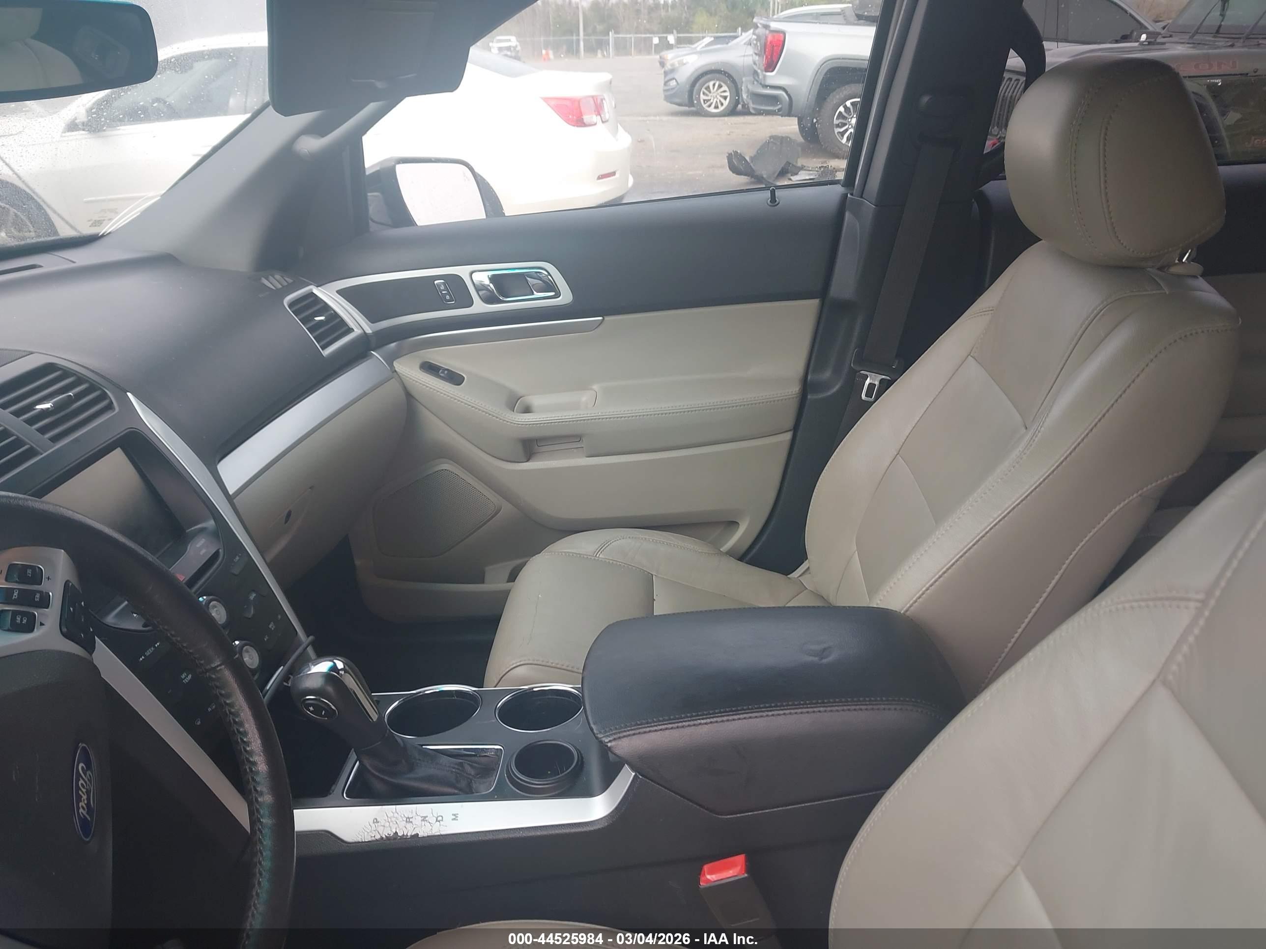 FORD EXPLORER image 5