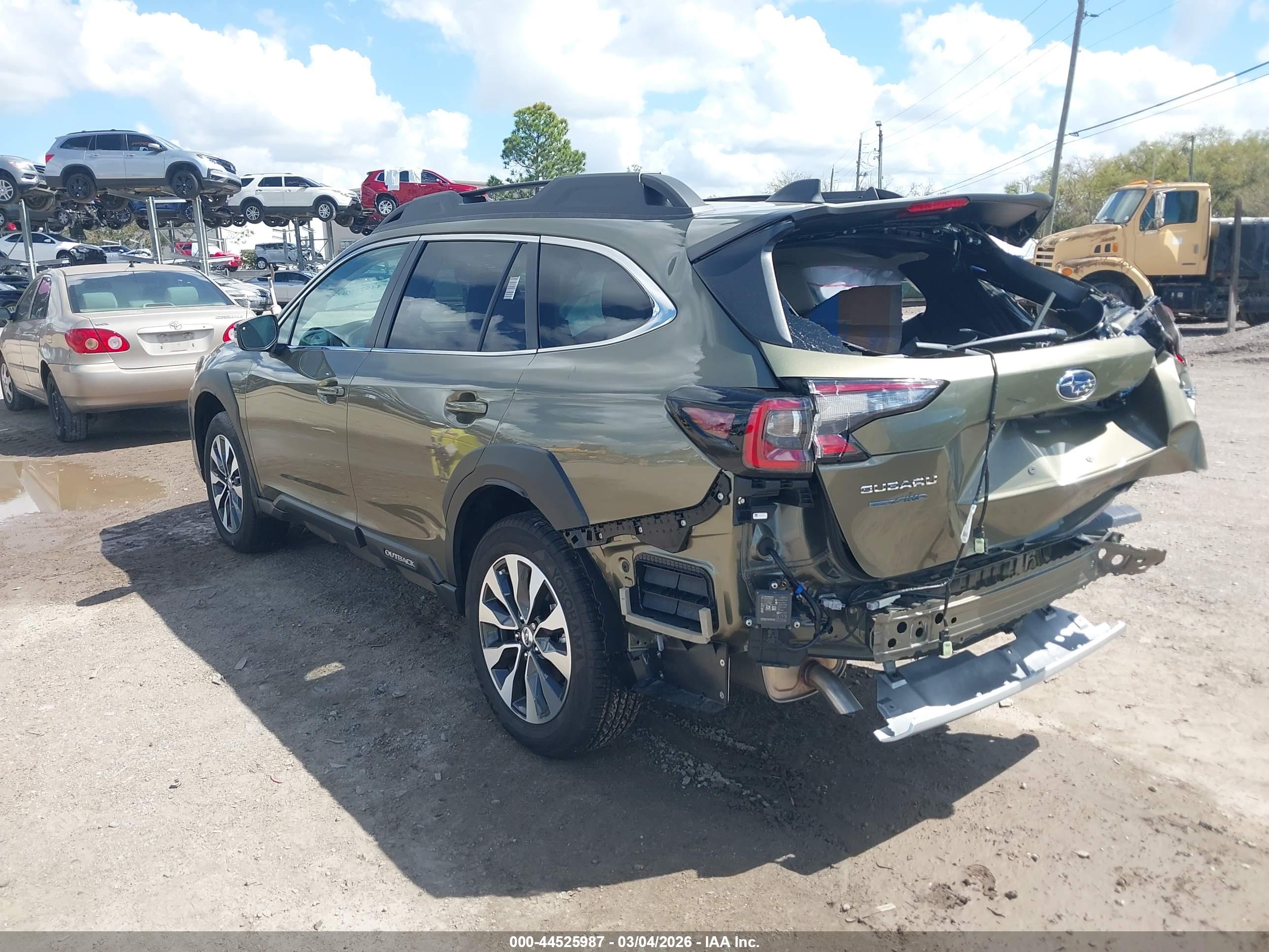 SUBARU OUTBACK image 3