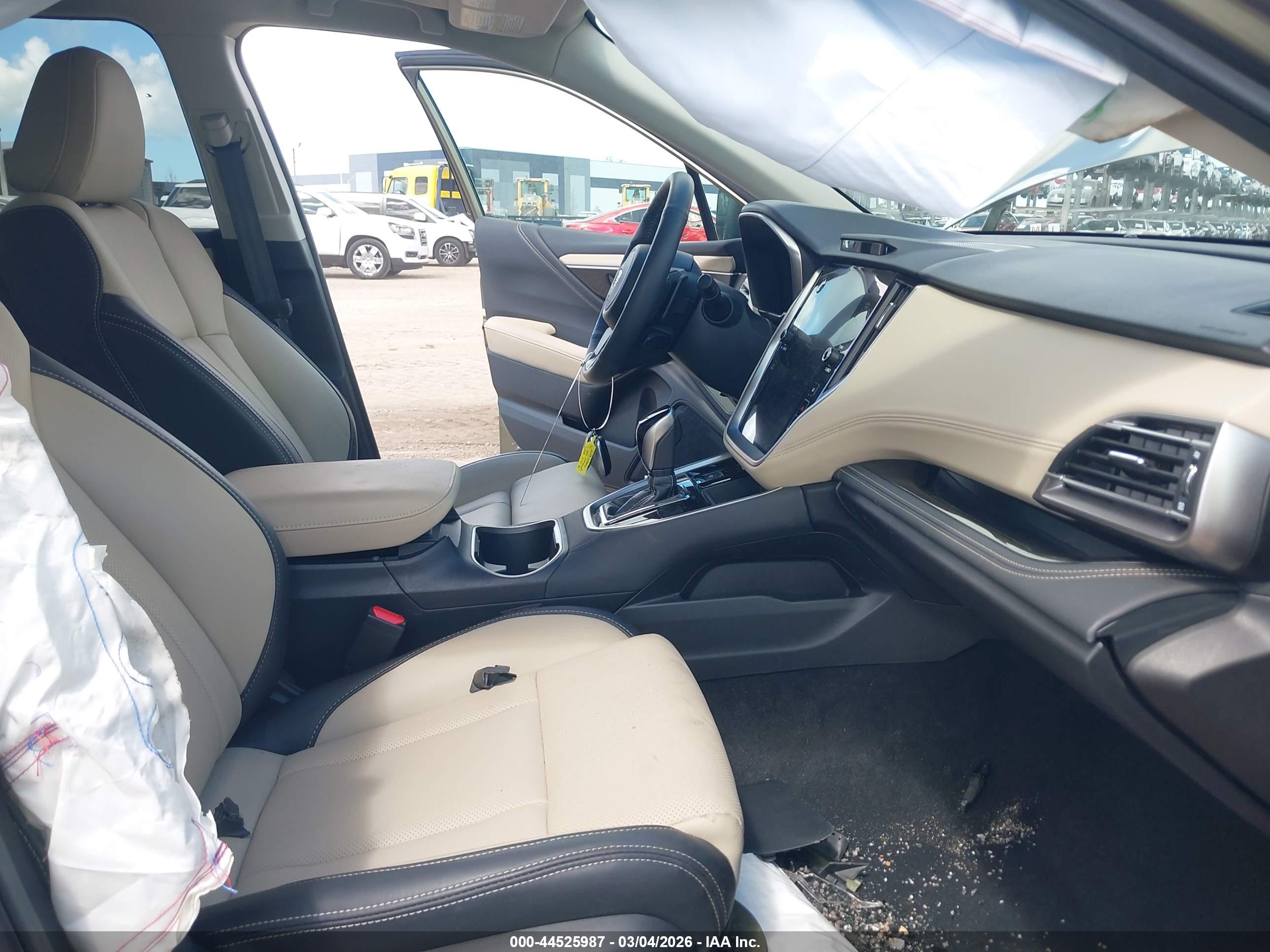 SUBARU OUTBACK image 5