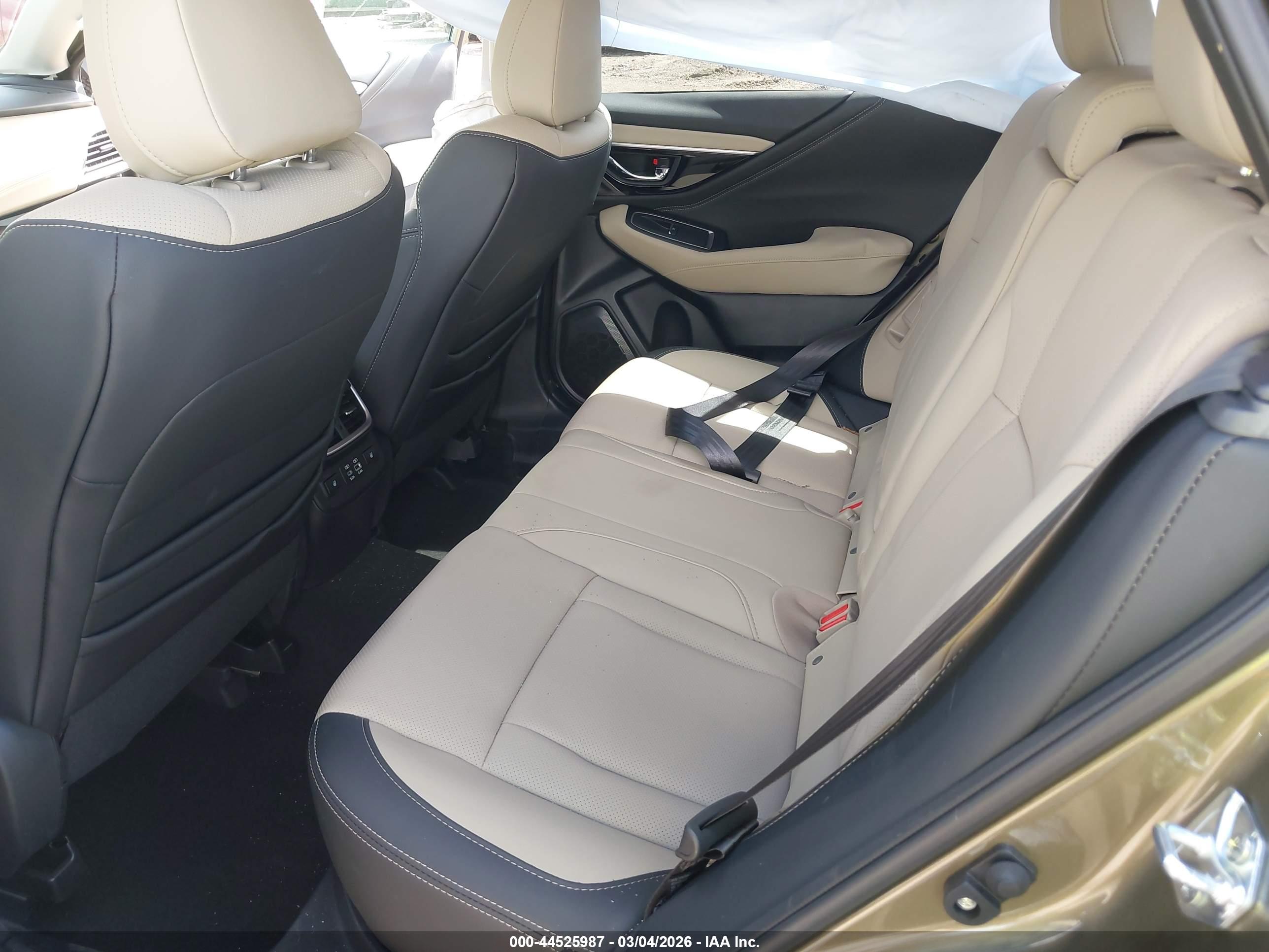 SUBARU OUTBACK image 8