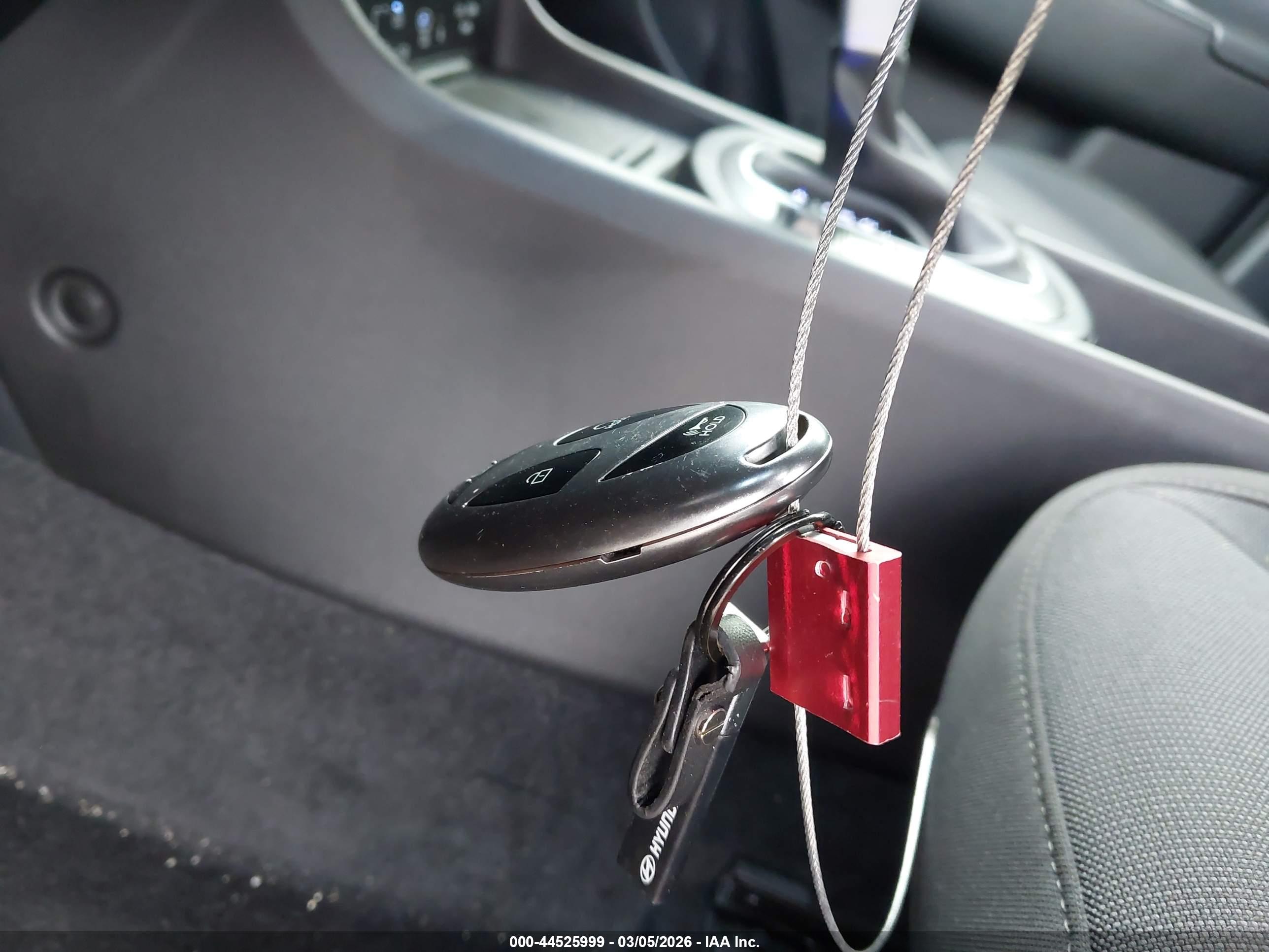 HYUNDAI KONA image 11