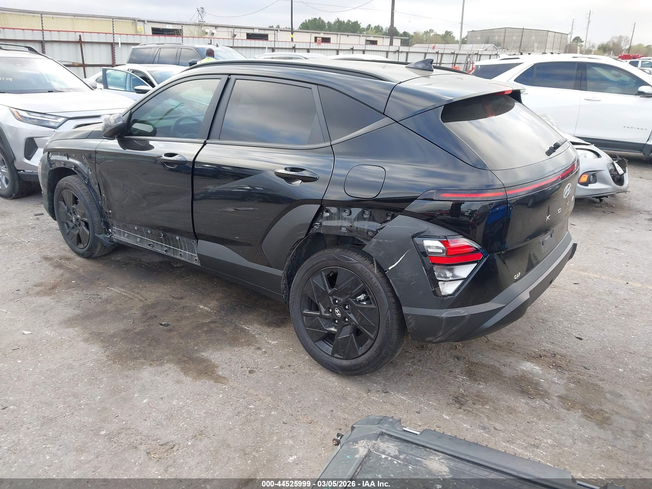 HYUNDAI KONA image 3