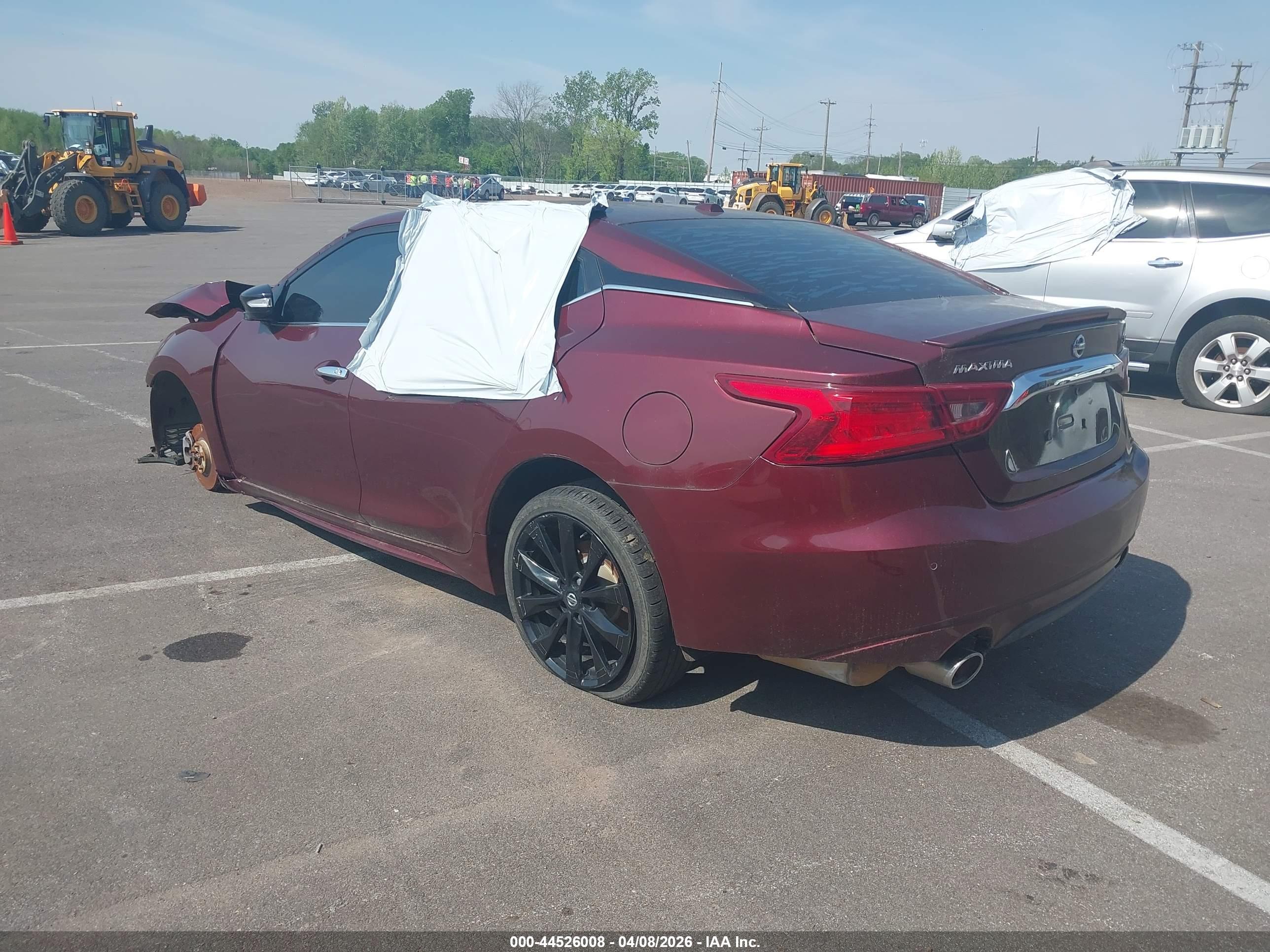 NISSAN MAXIMA image 3