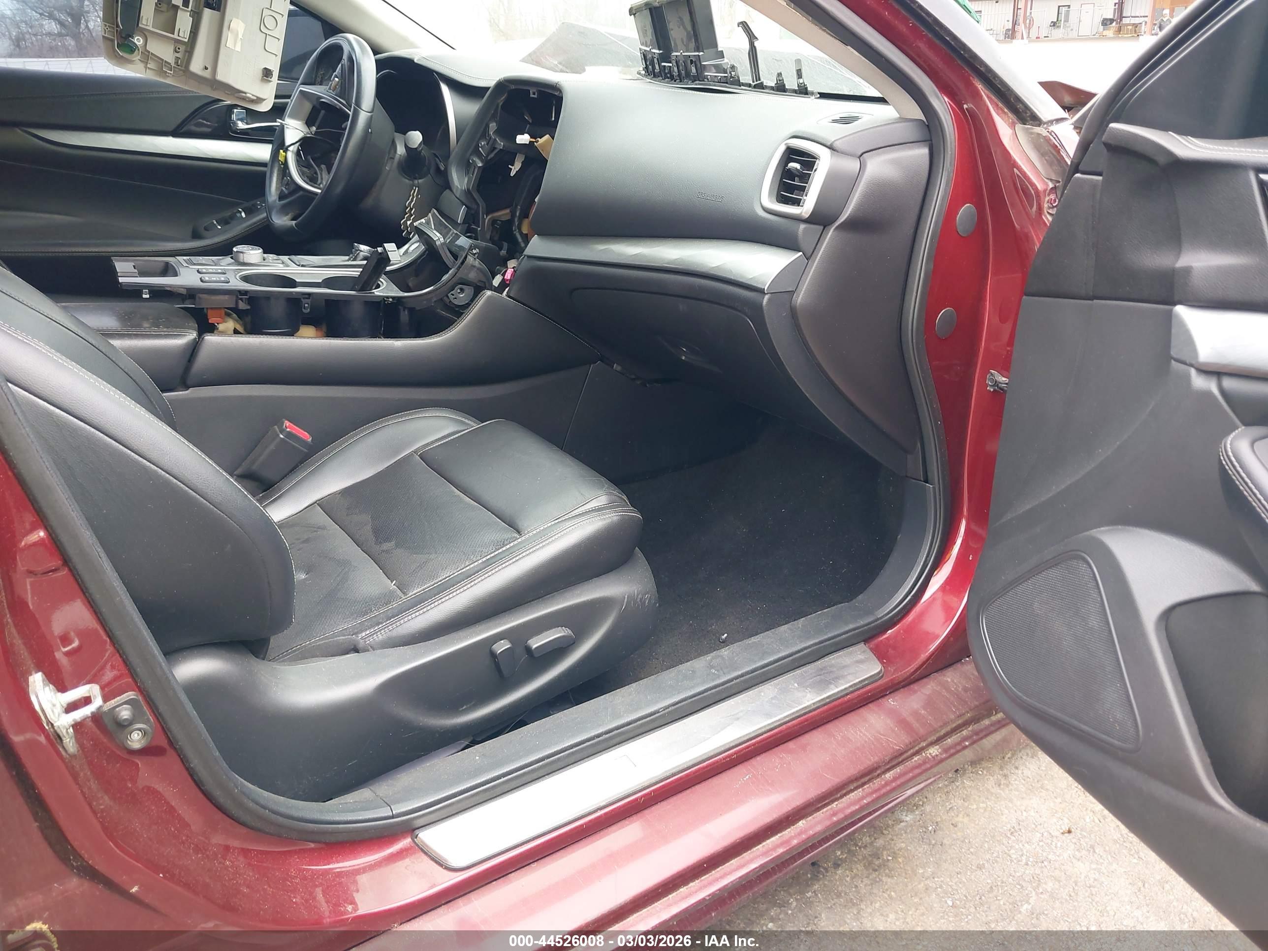 NISSAN MAXIMA image 5
