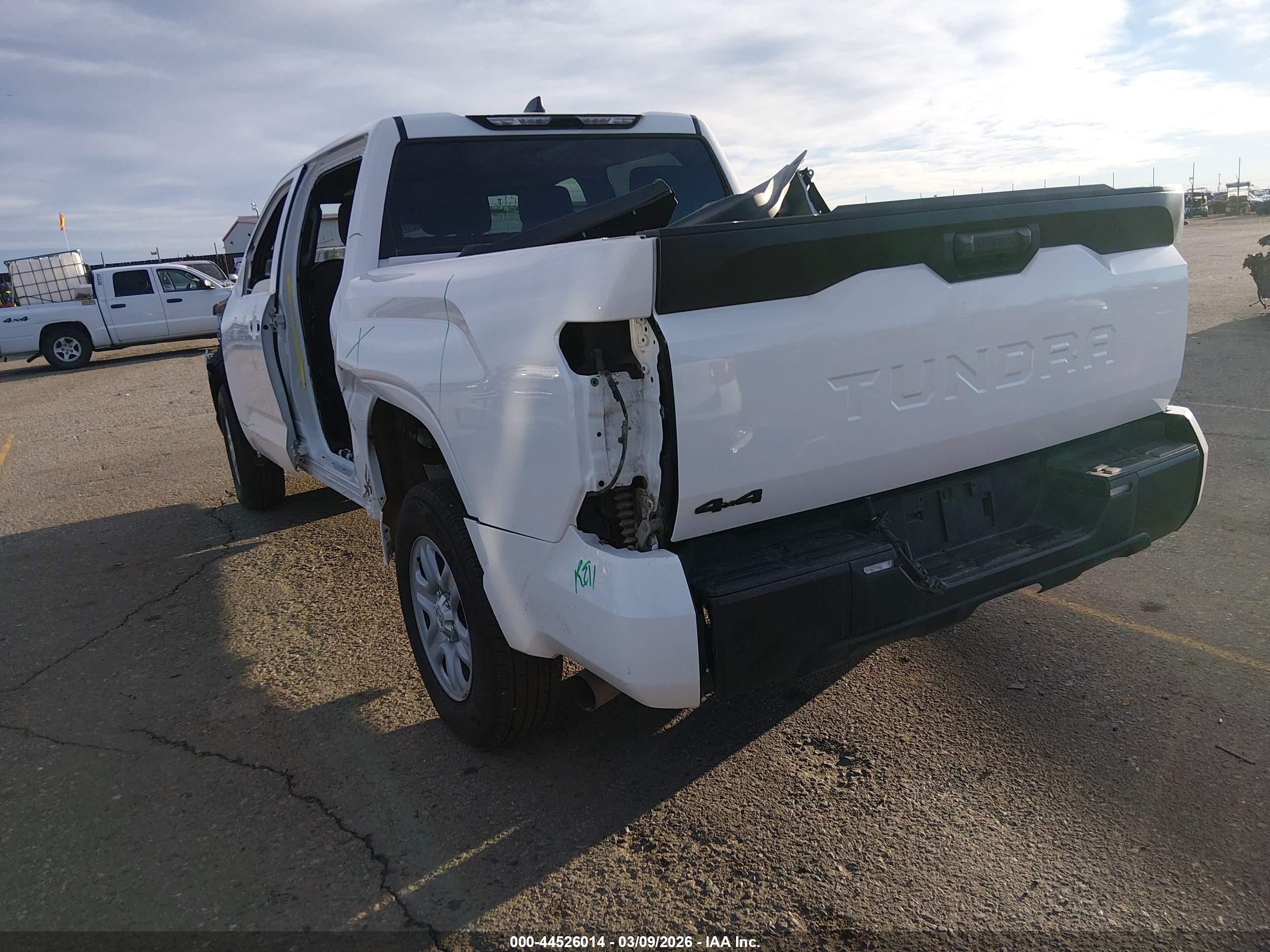 TOYOTA TUNDRA image 3