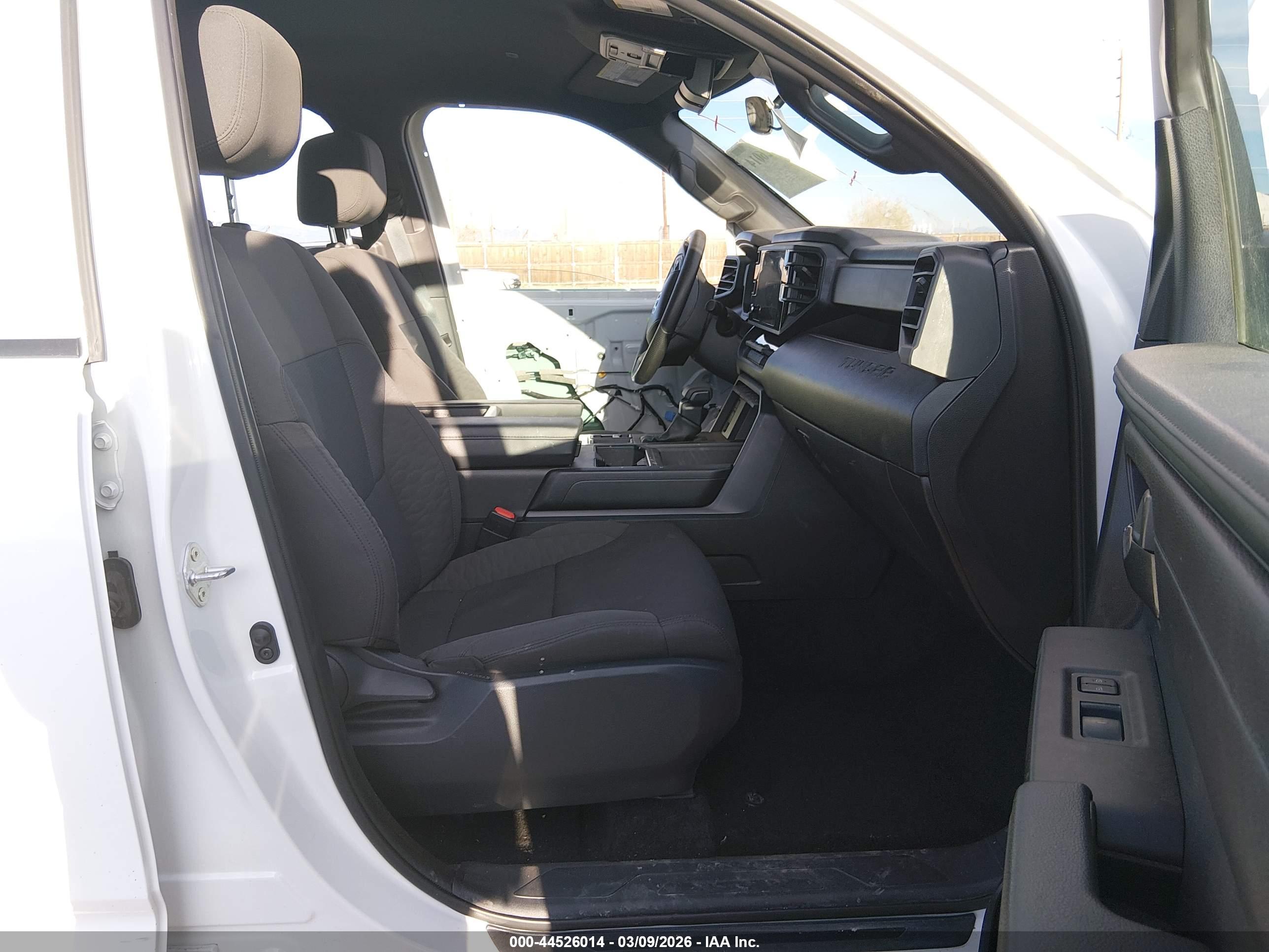 TOYOTA TUNDRA image 5