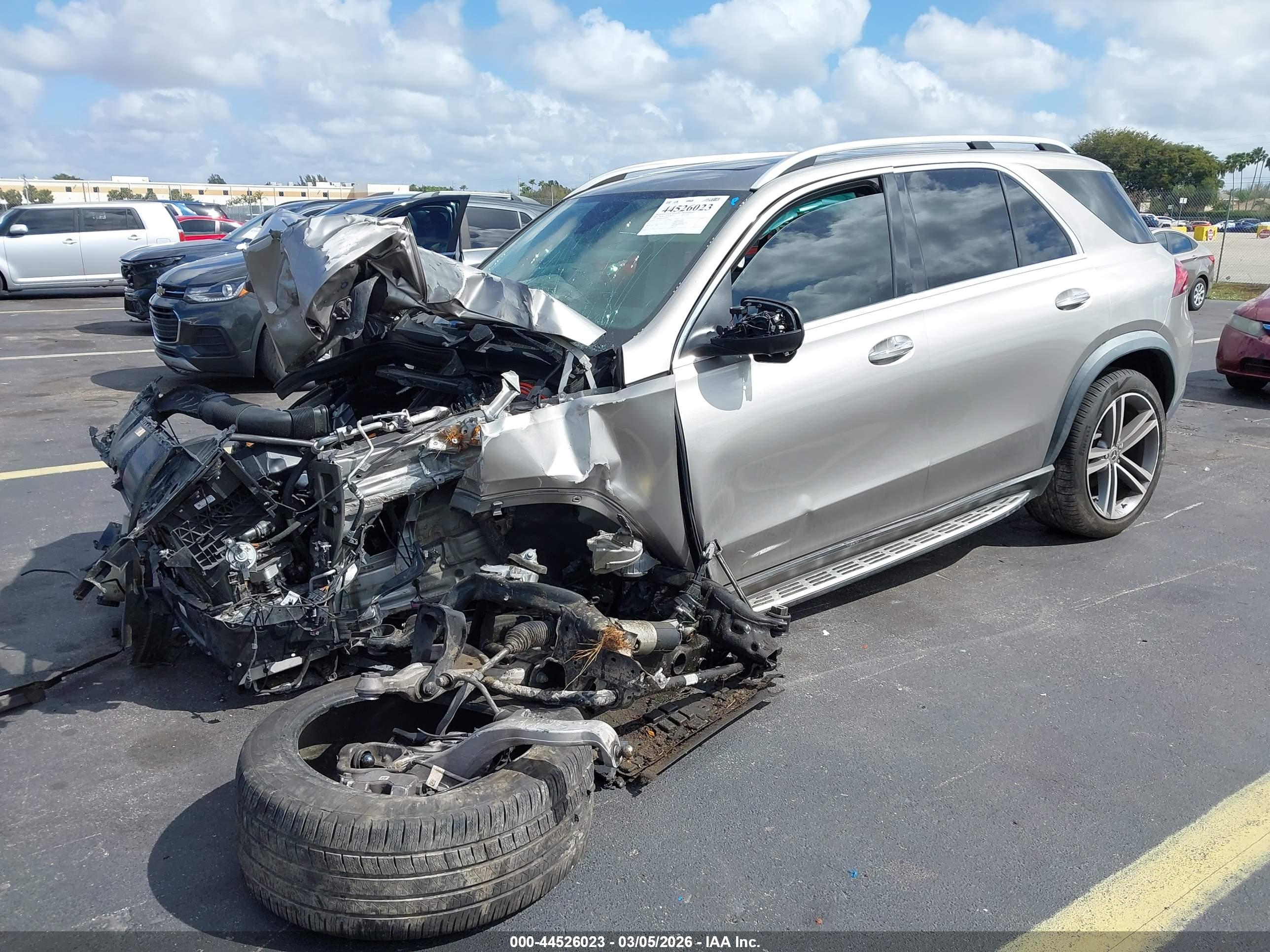 MERCEDES-BENZ GLE image 2