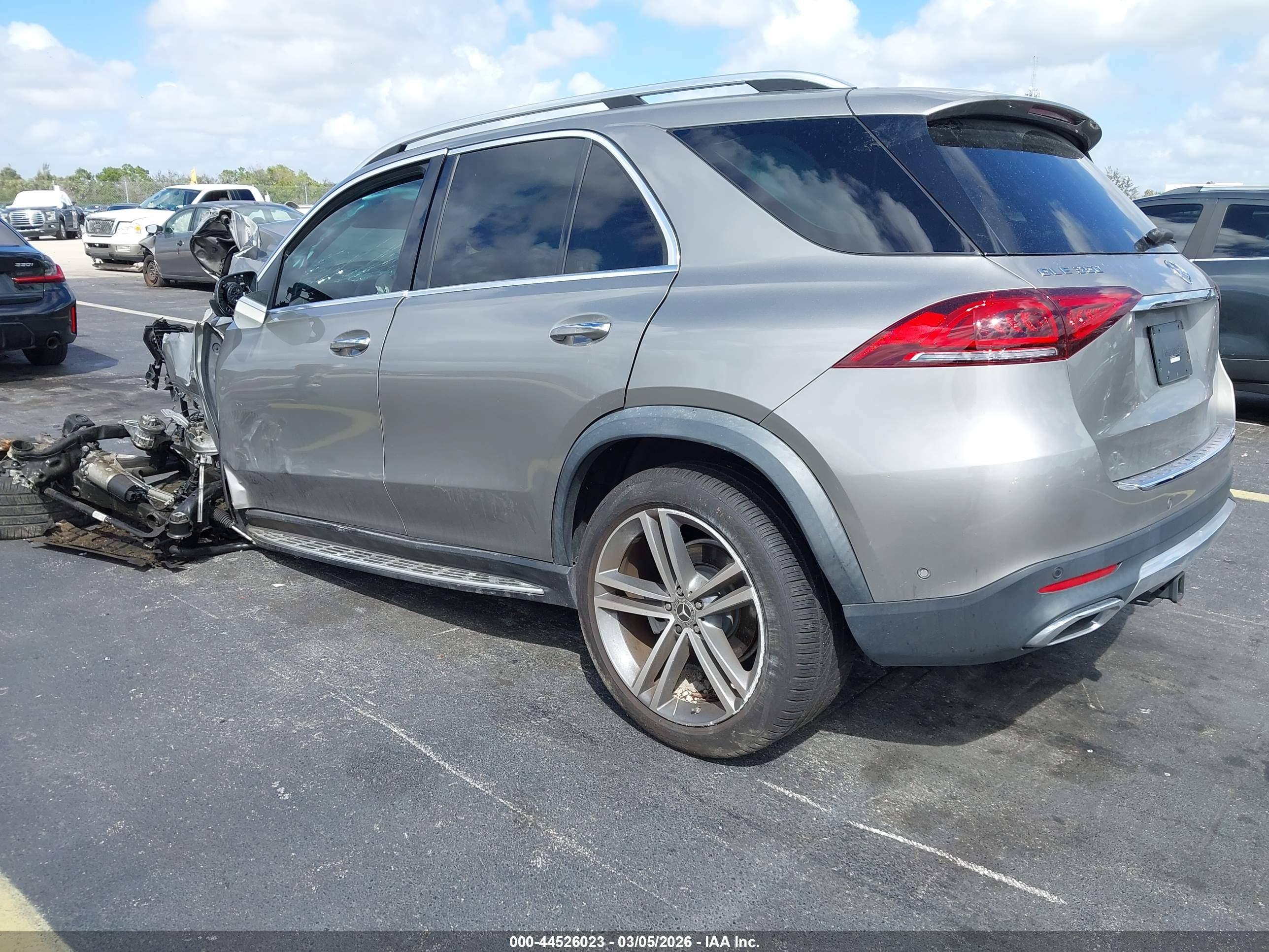 MERCEDES-BENZ GLE image 3