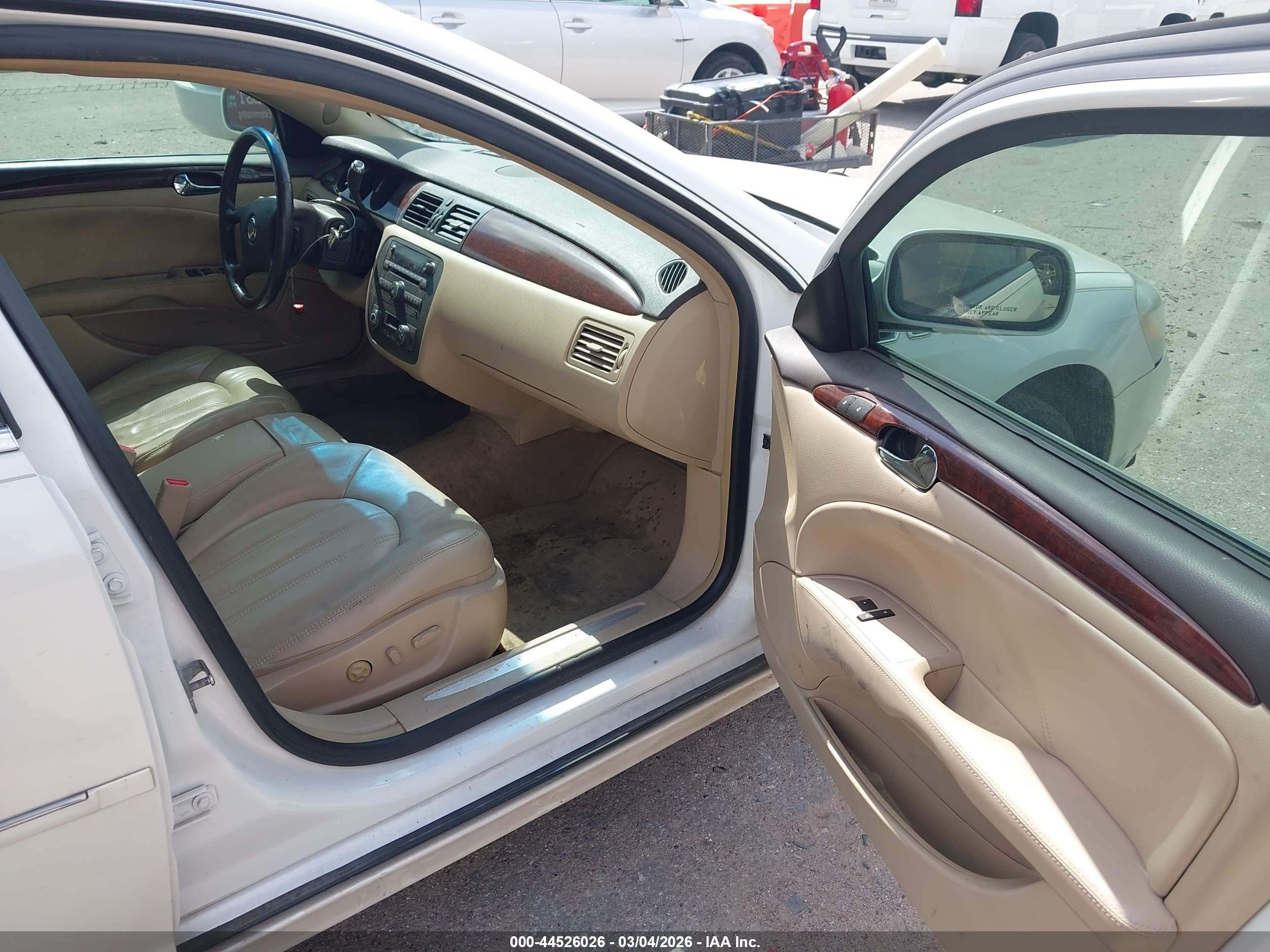 BUICK LUCERNE image 5