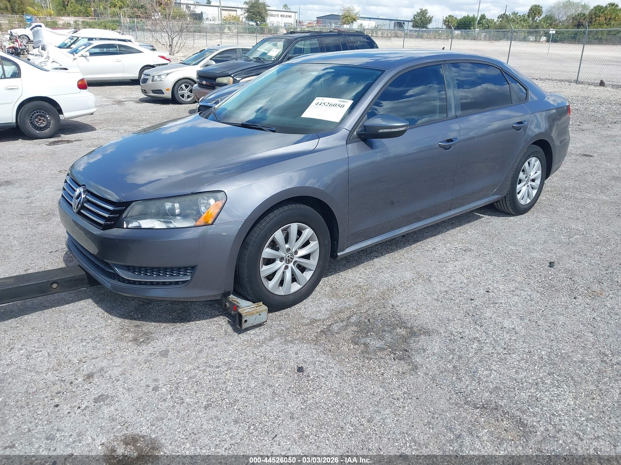 VOLKSWAGEN PASSAT image 2