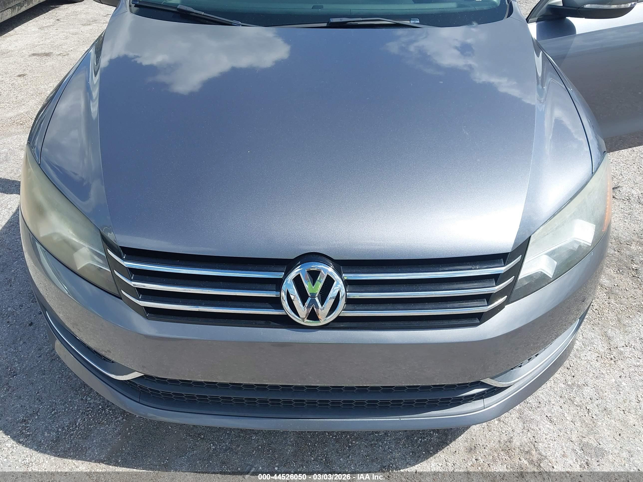 VOLKSWAGEN PASSAT image 6