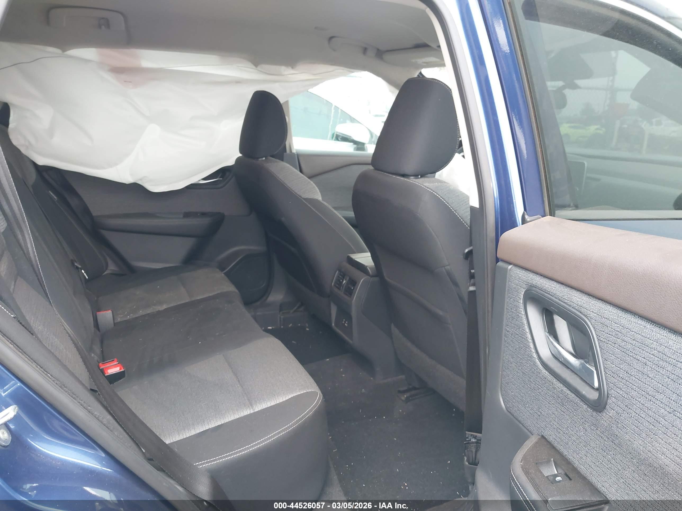 NISSAN ROGUE image 8
