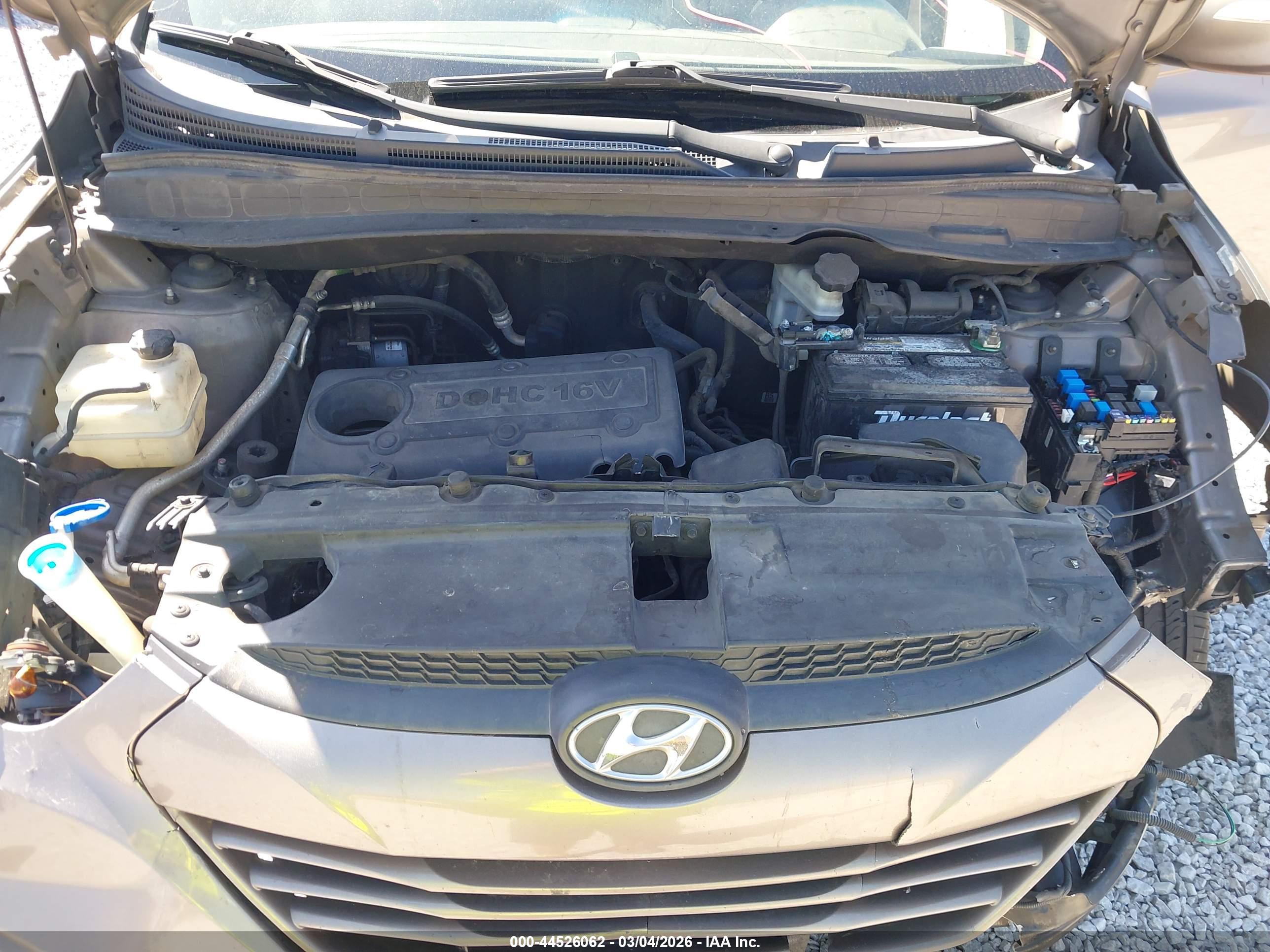 HYUNDAI TUCSON image 10