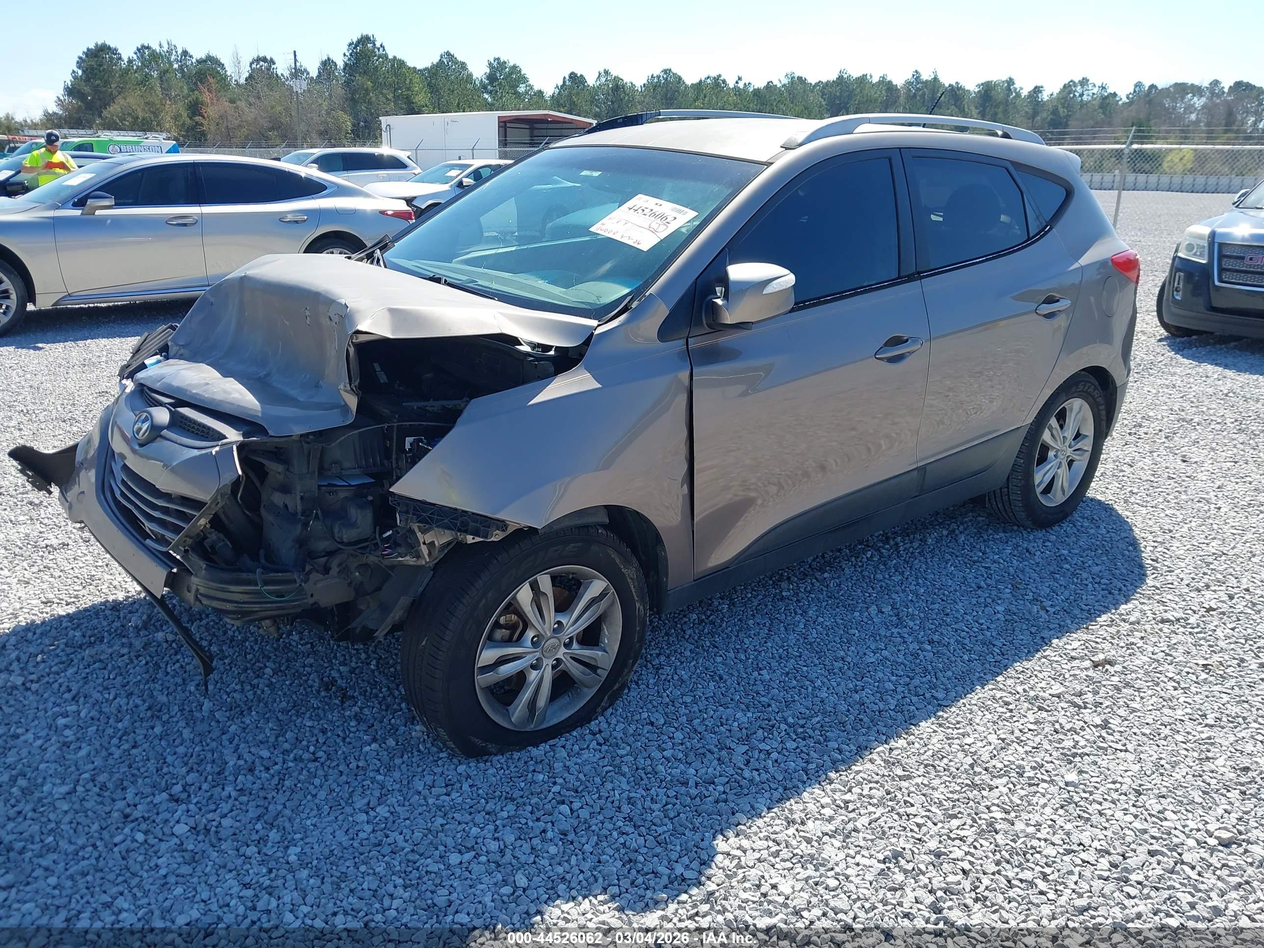 HYUNDAI TUCSON image 2