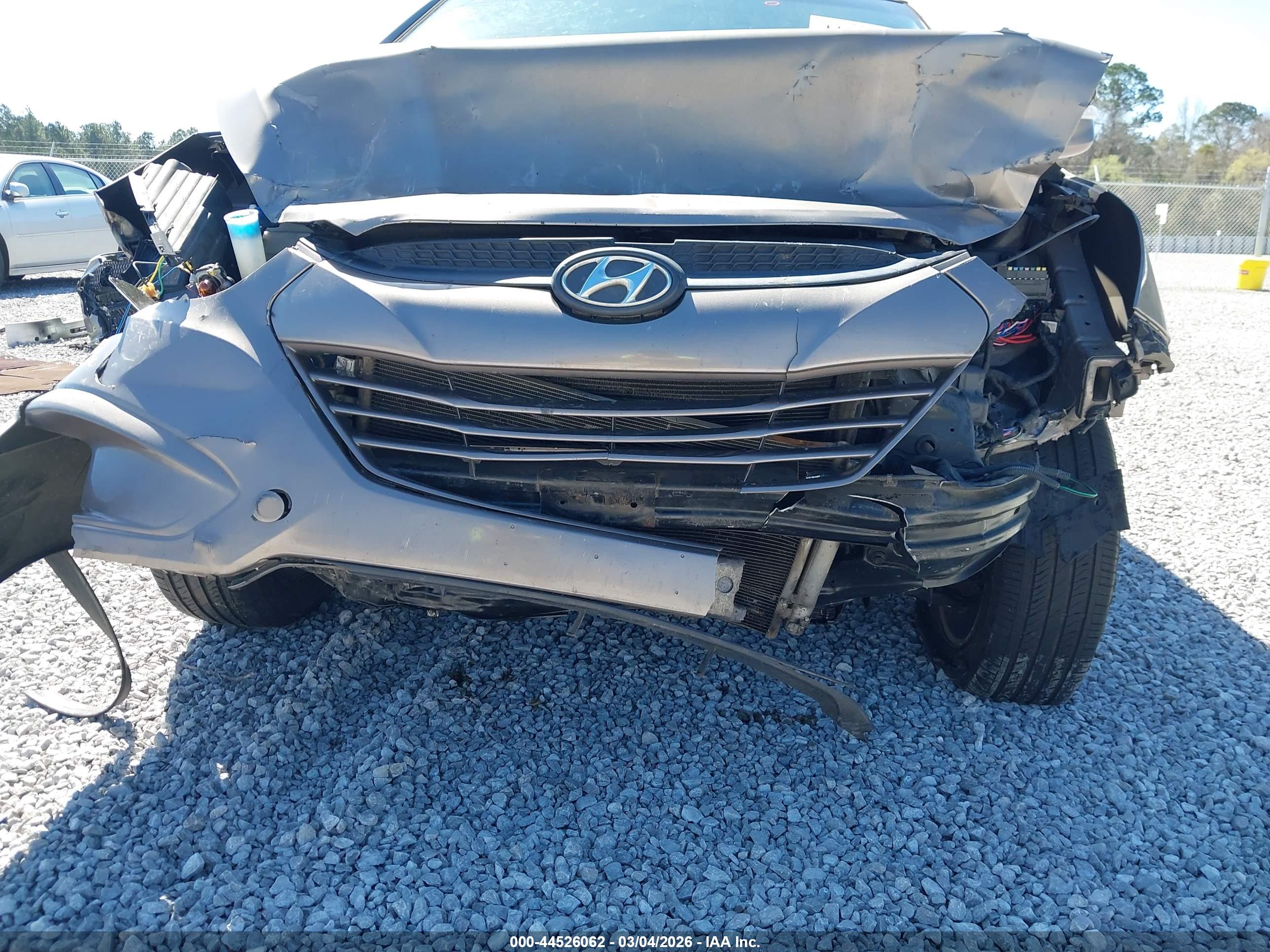 HYUNDAI TUCSON image 6