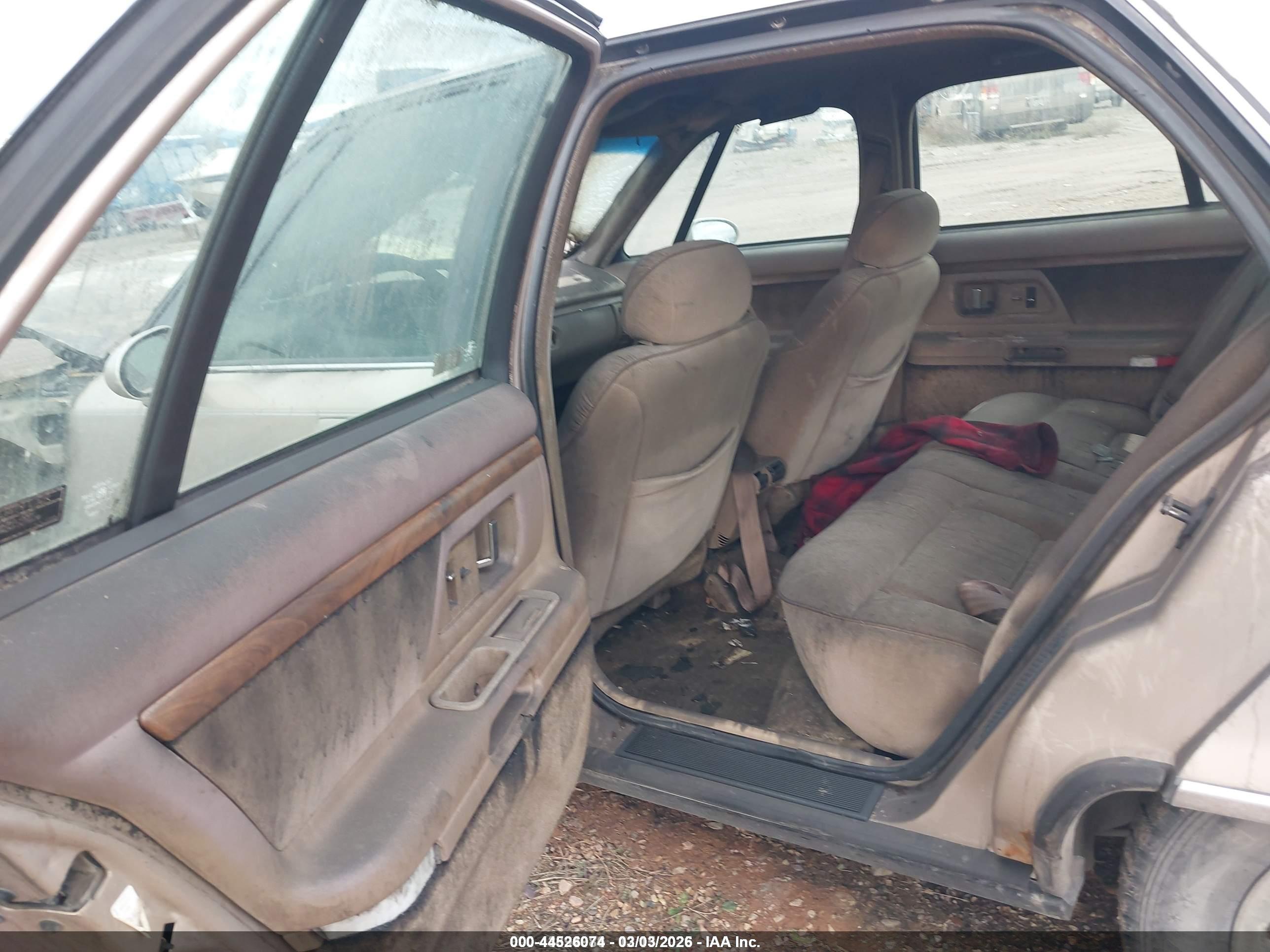 OLDSMOBILE 98 image 8
