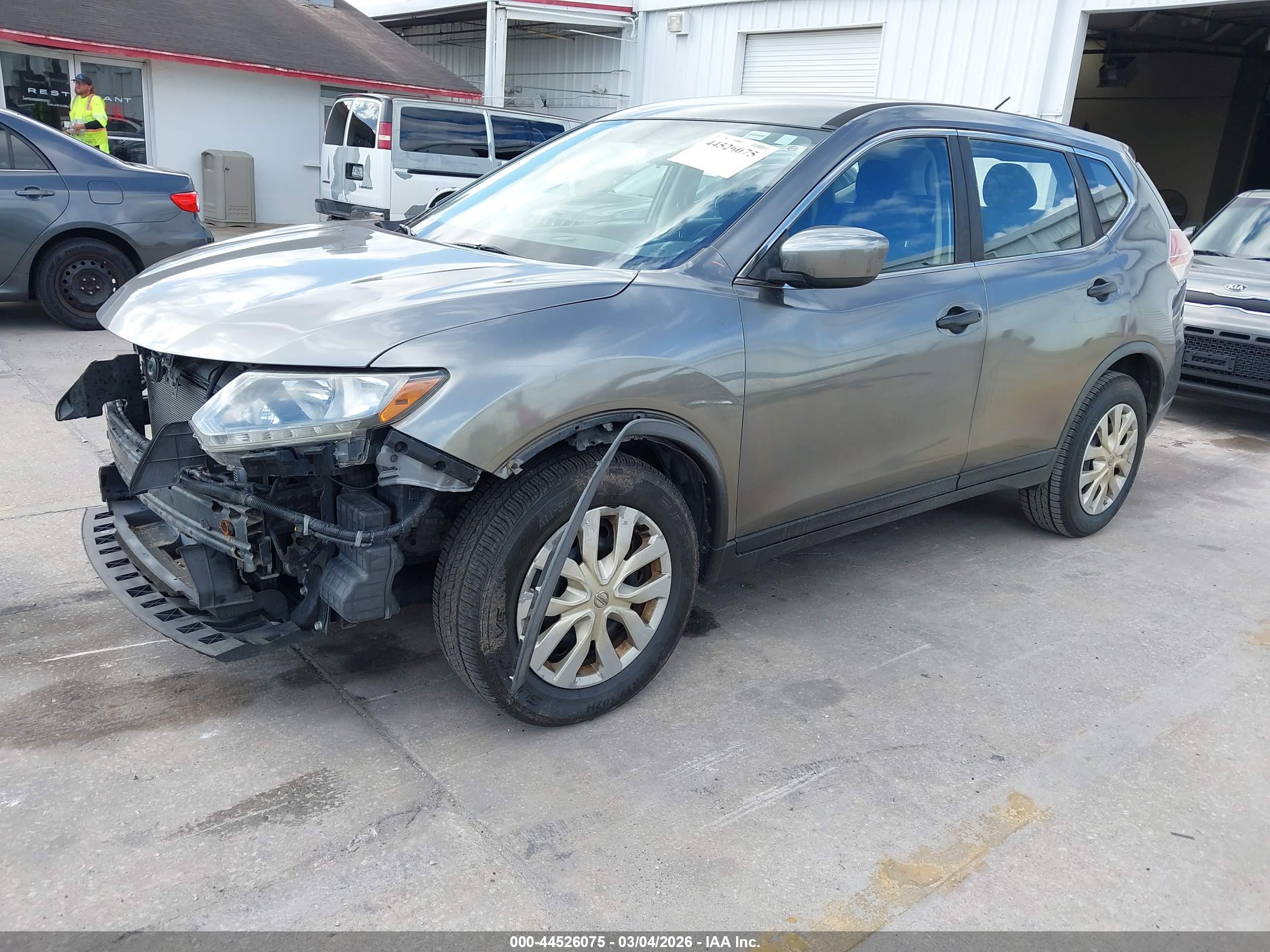 NISSAN ROGUE image 2