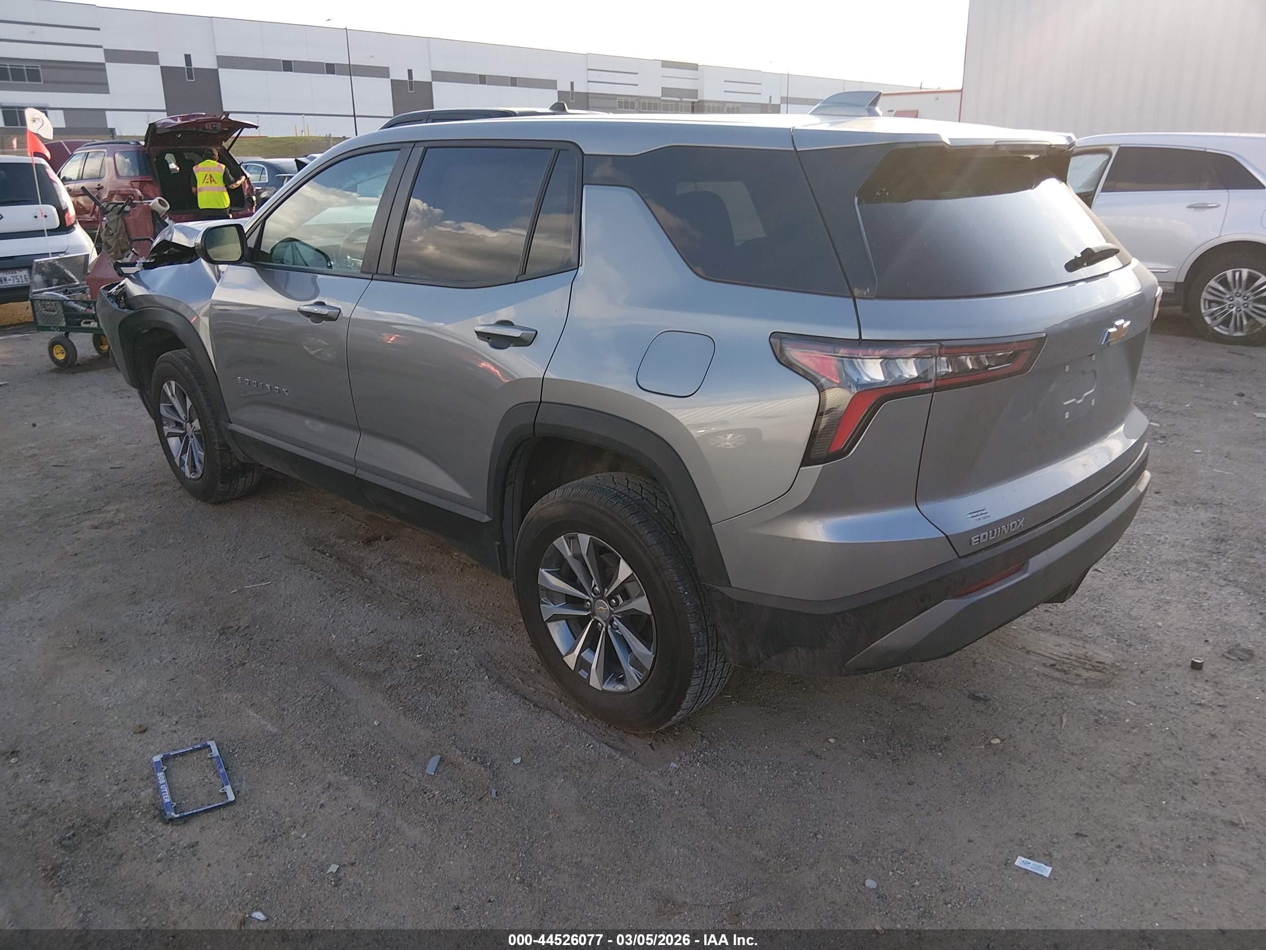 CHEVROLET EQUINOX image 3