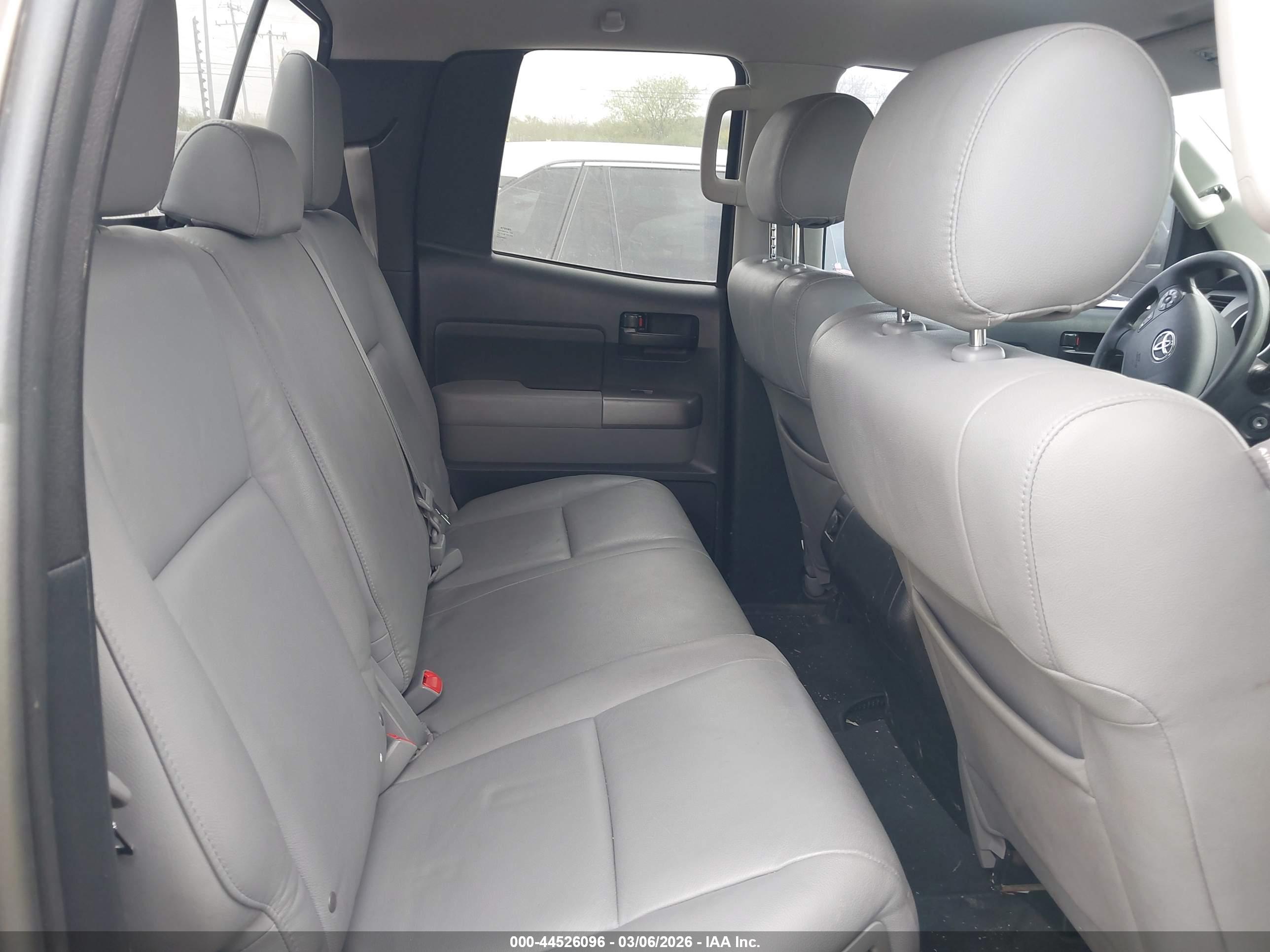 TOYOTA TUNDRA image 8