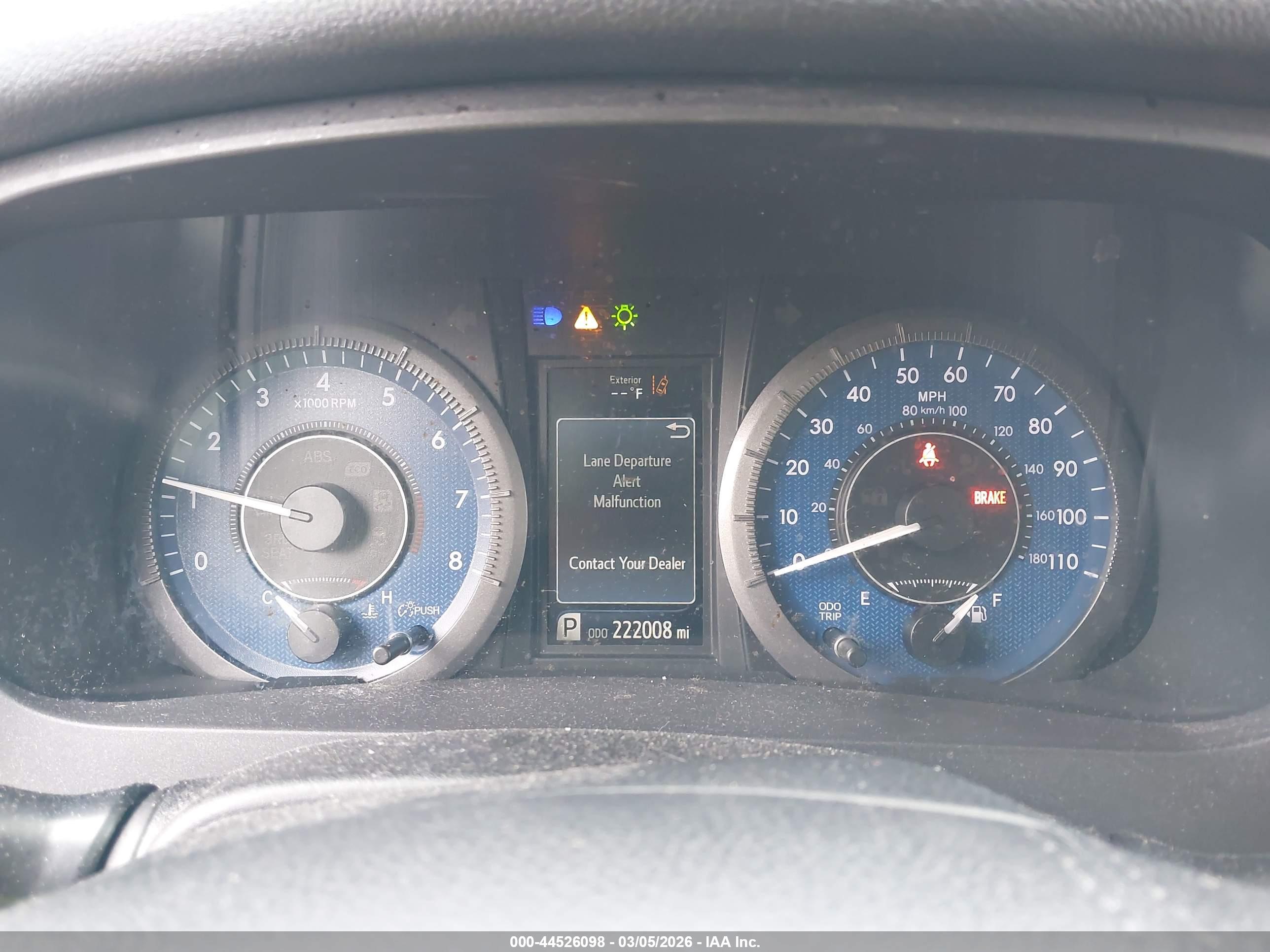 TOYOTA SIENNA image 7