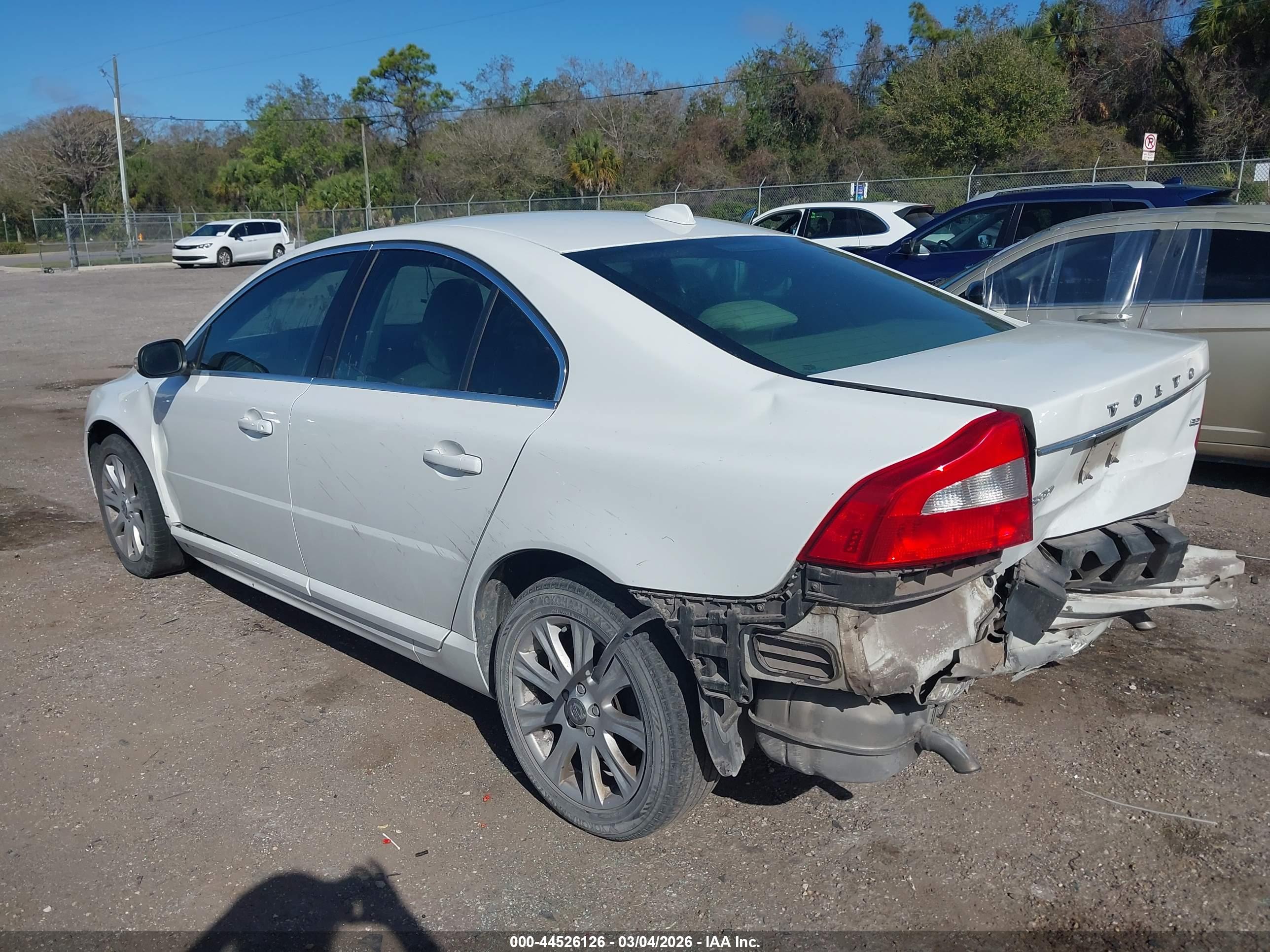 VOLVO S80 image 3
