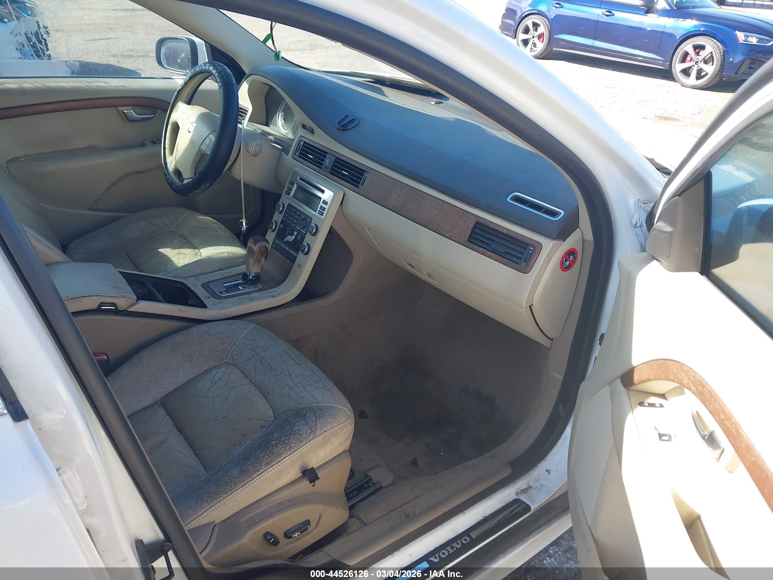 VOLVO S80 image 5