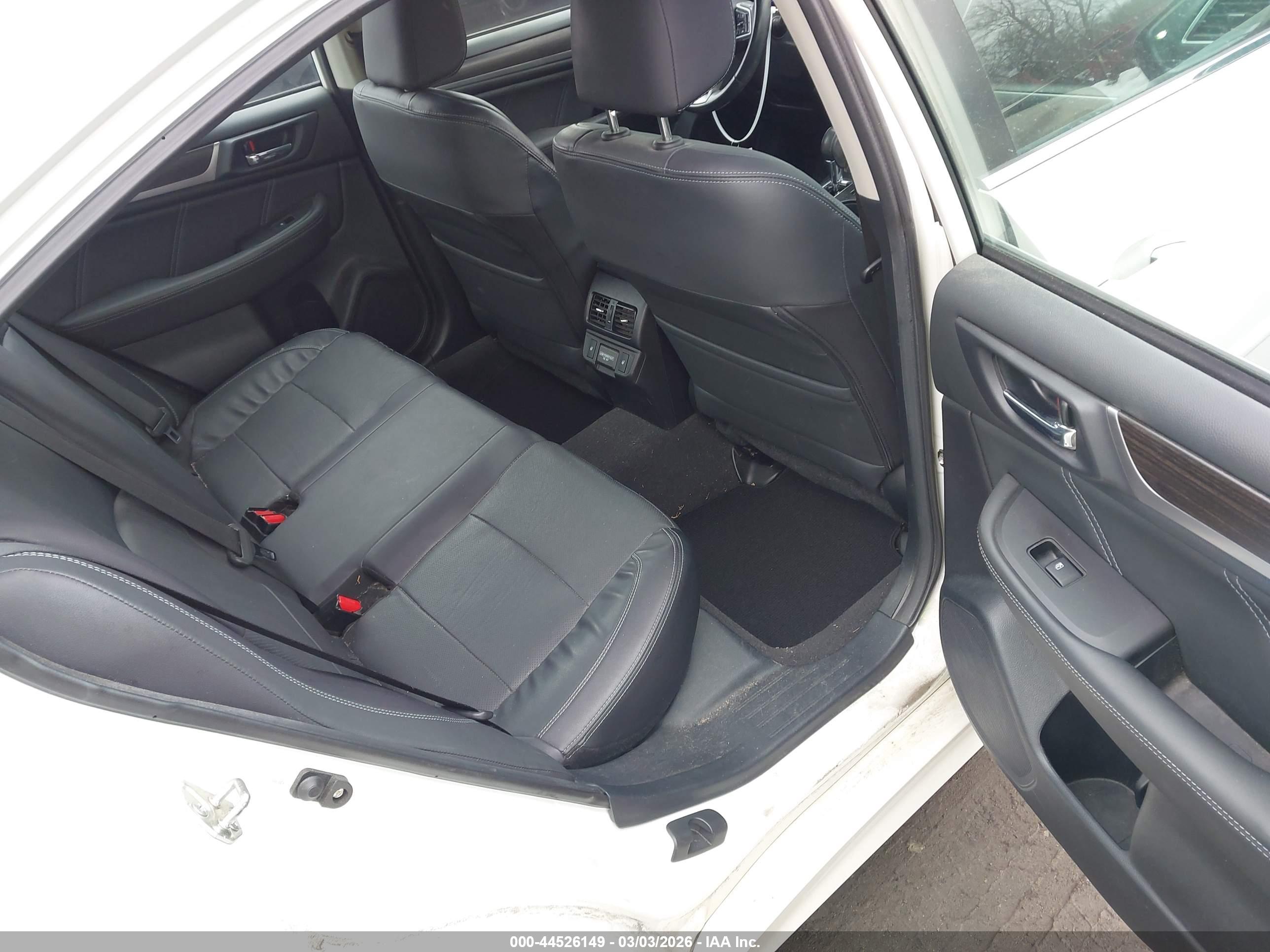 SUBARU LEGACY image 8