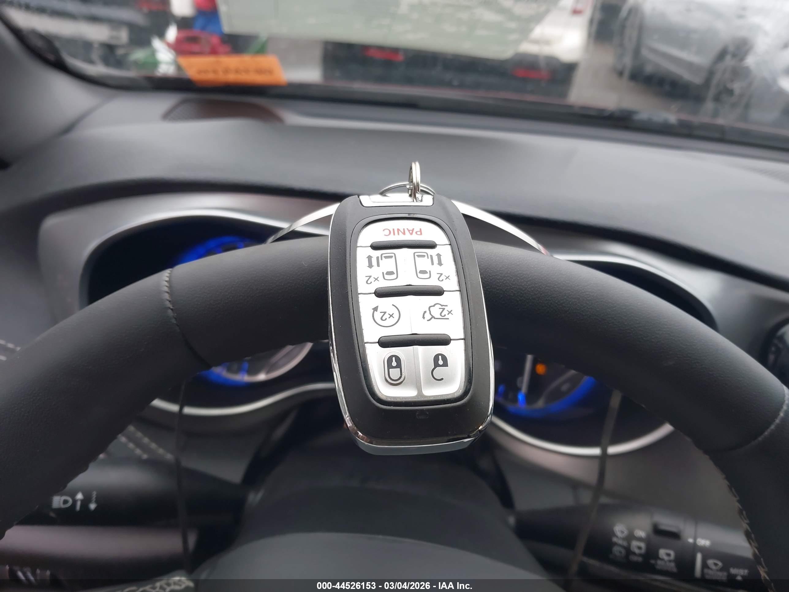CHRYSLER PACIFICA image 11
