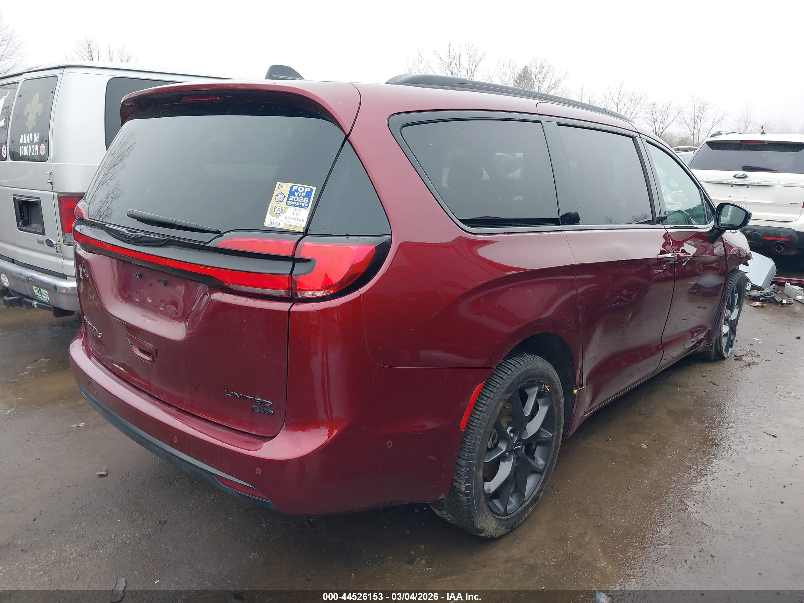 CHRYSLER PACIFICA image 4
