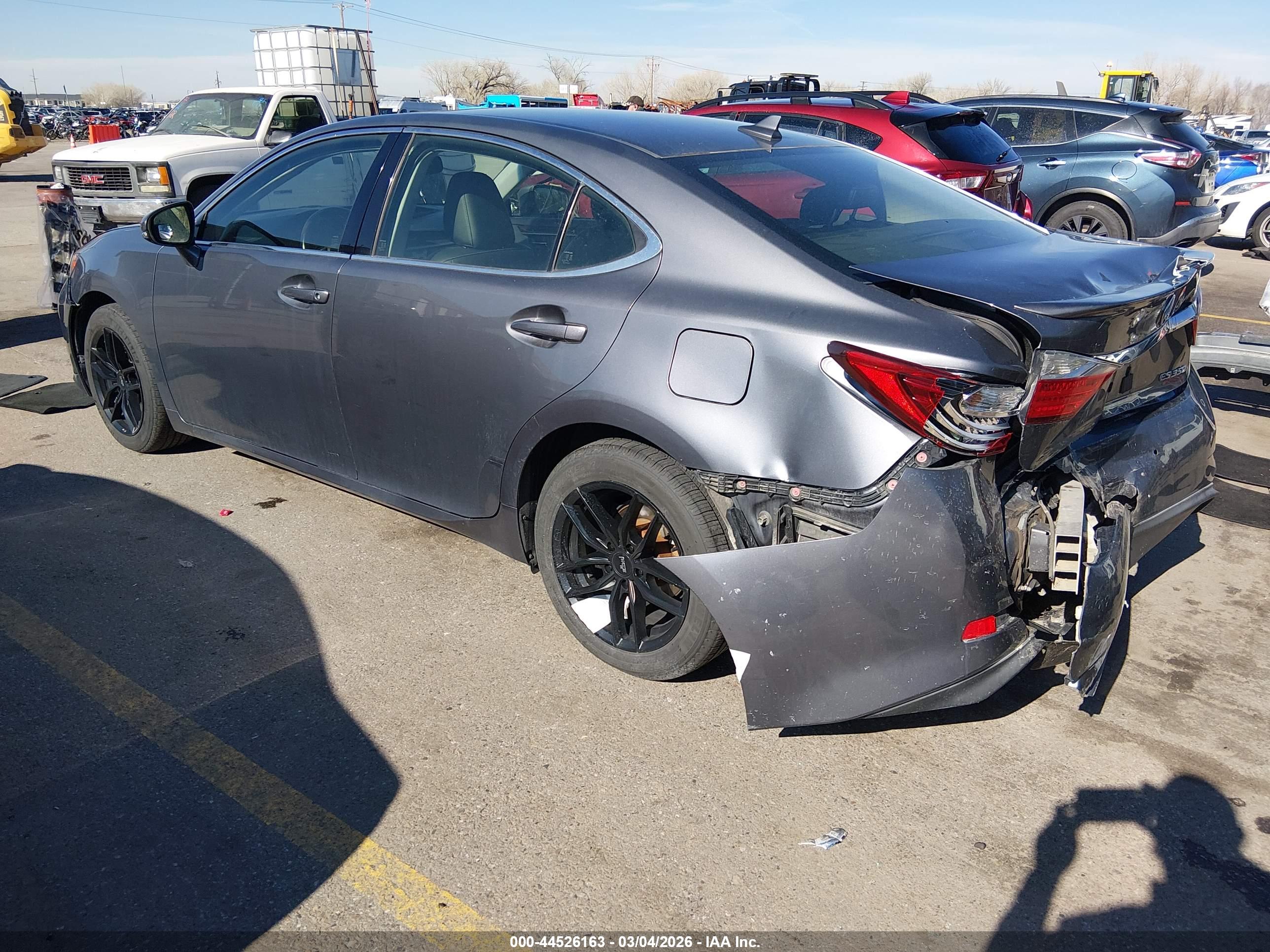 LEXUS ES image 3