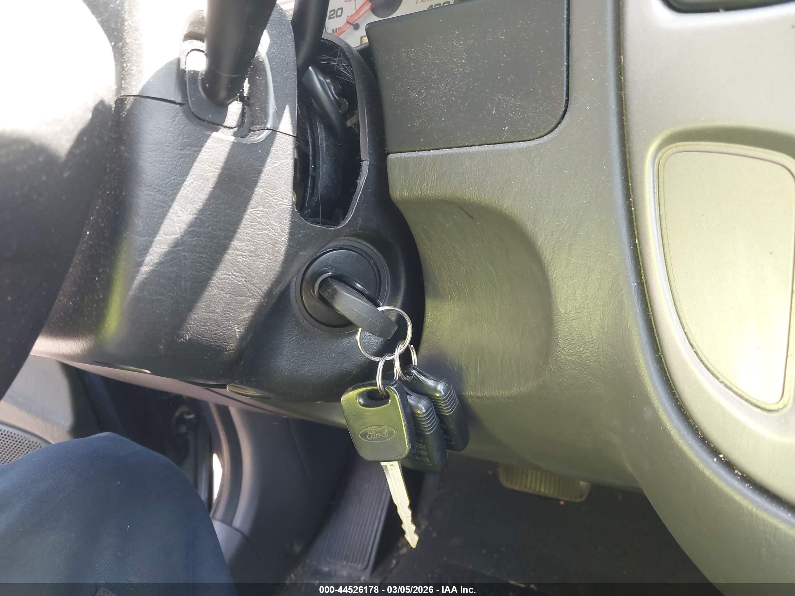 FORD ESCAPE image 11