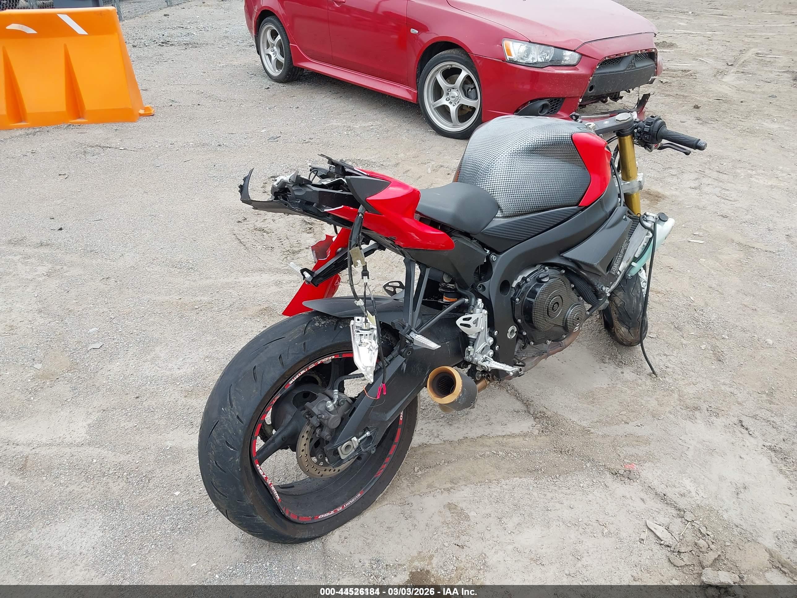 SUZUKI GSX-R750 image 4
