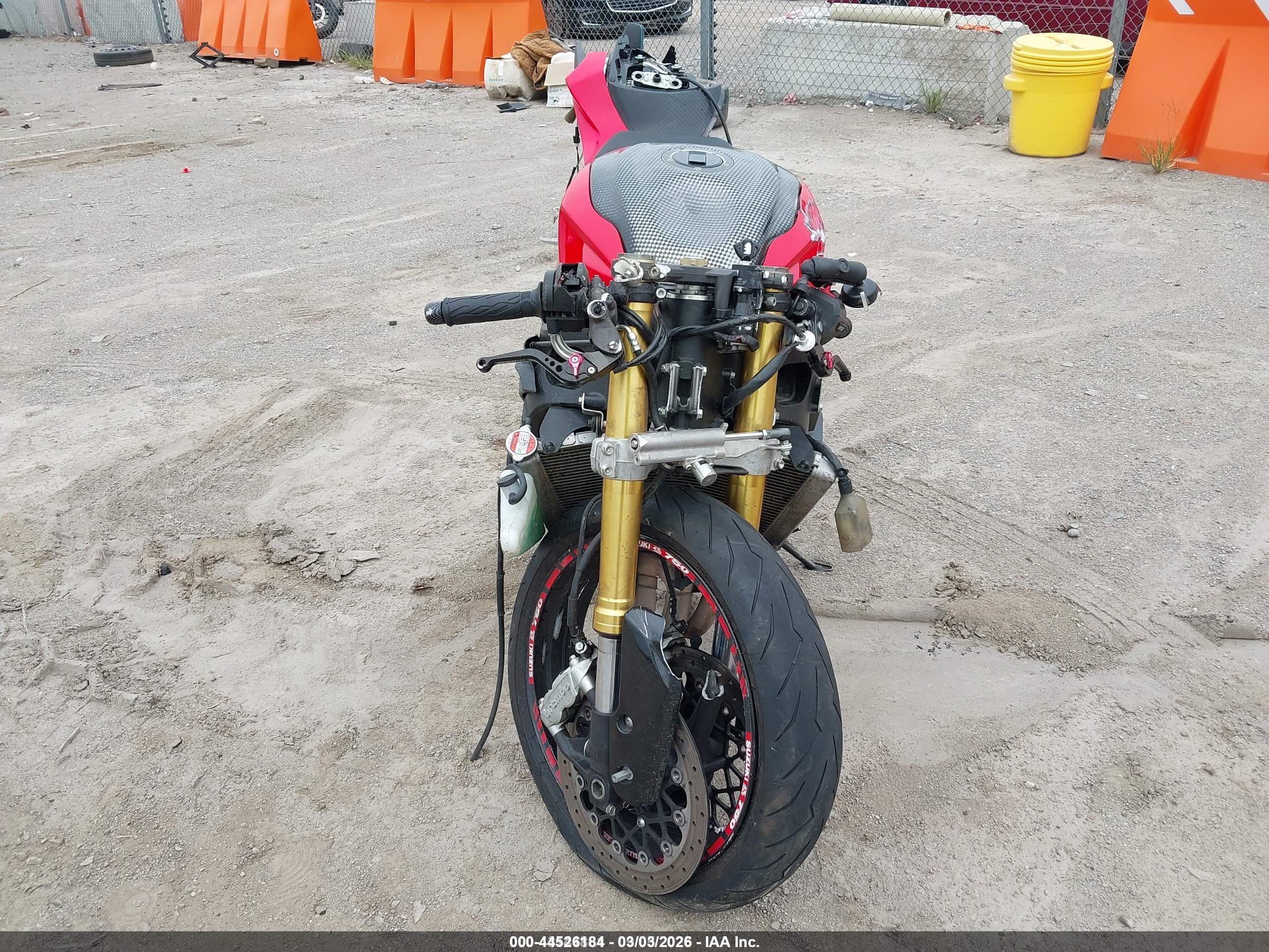 SUZUKI GSX-R750 image 5
