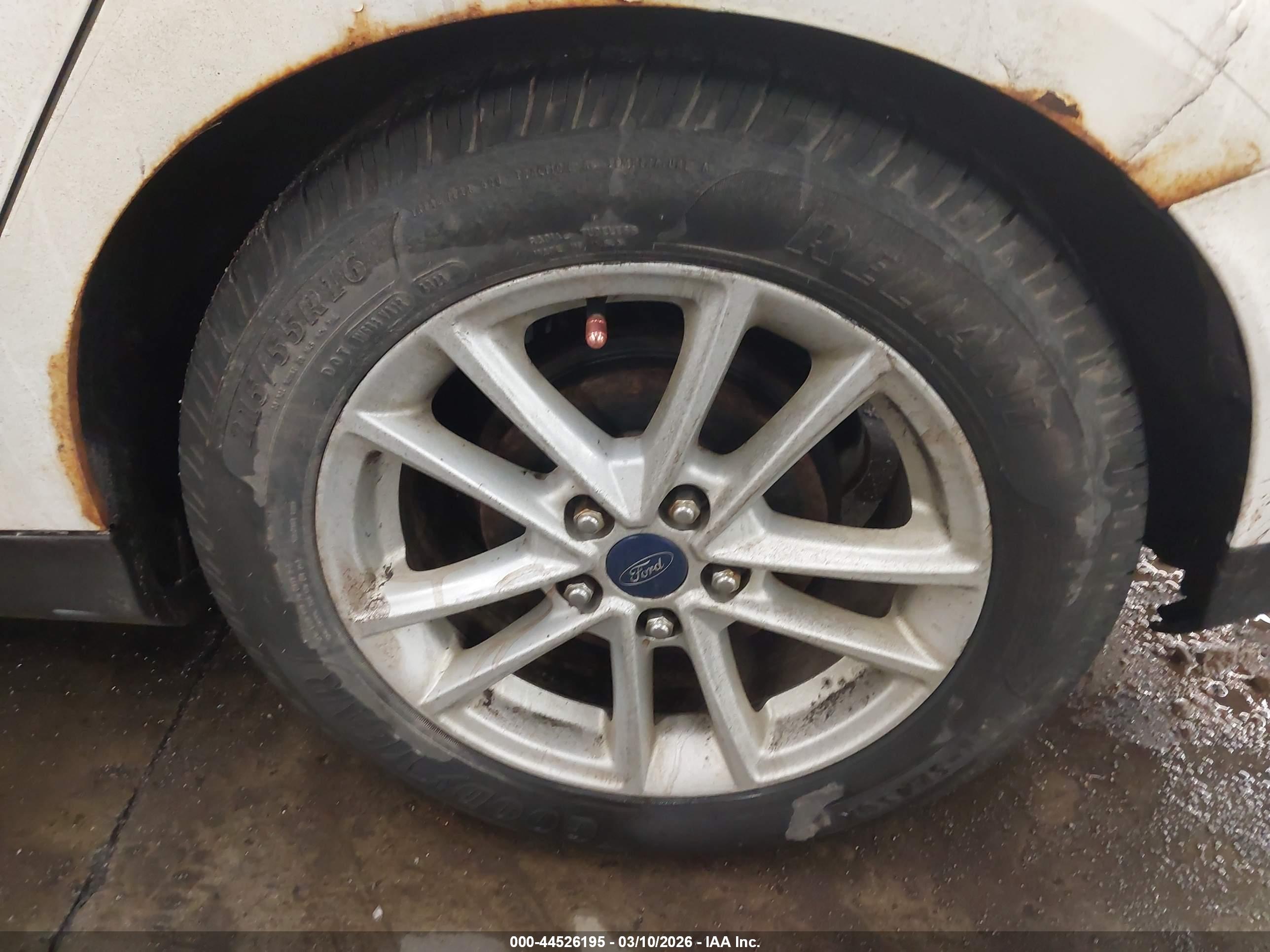 FORD FOCUS image 6