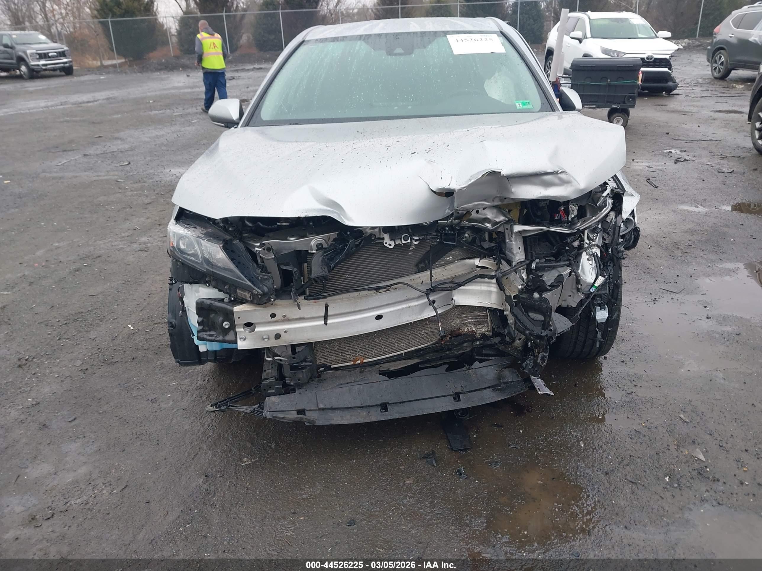 TOYOTA CAMRY image 6