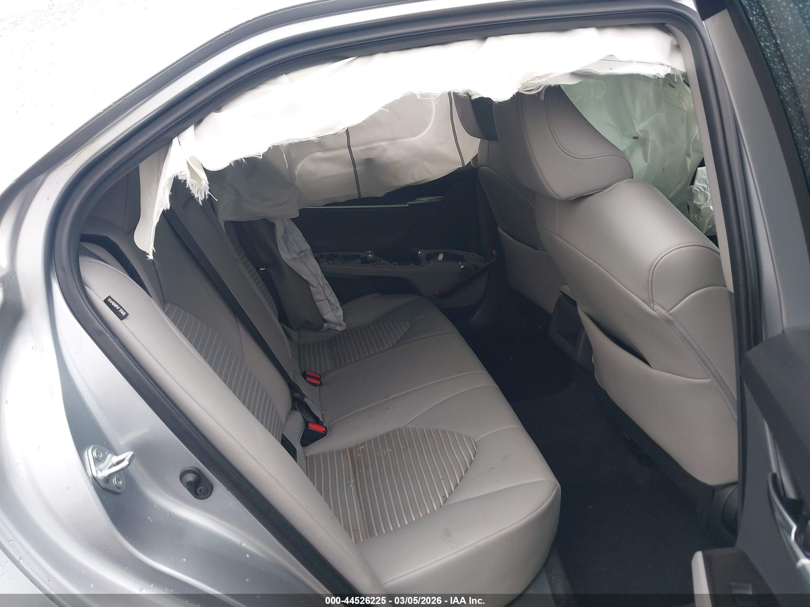 TOYOTA CAMRY image 8