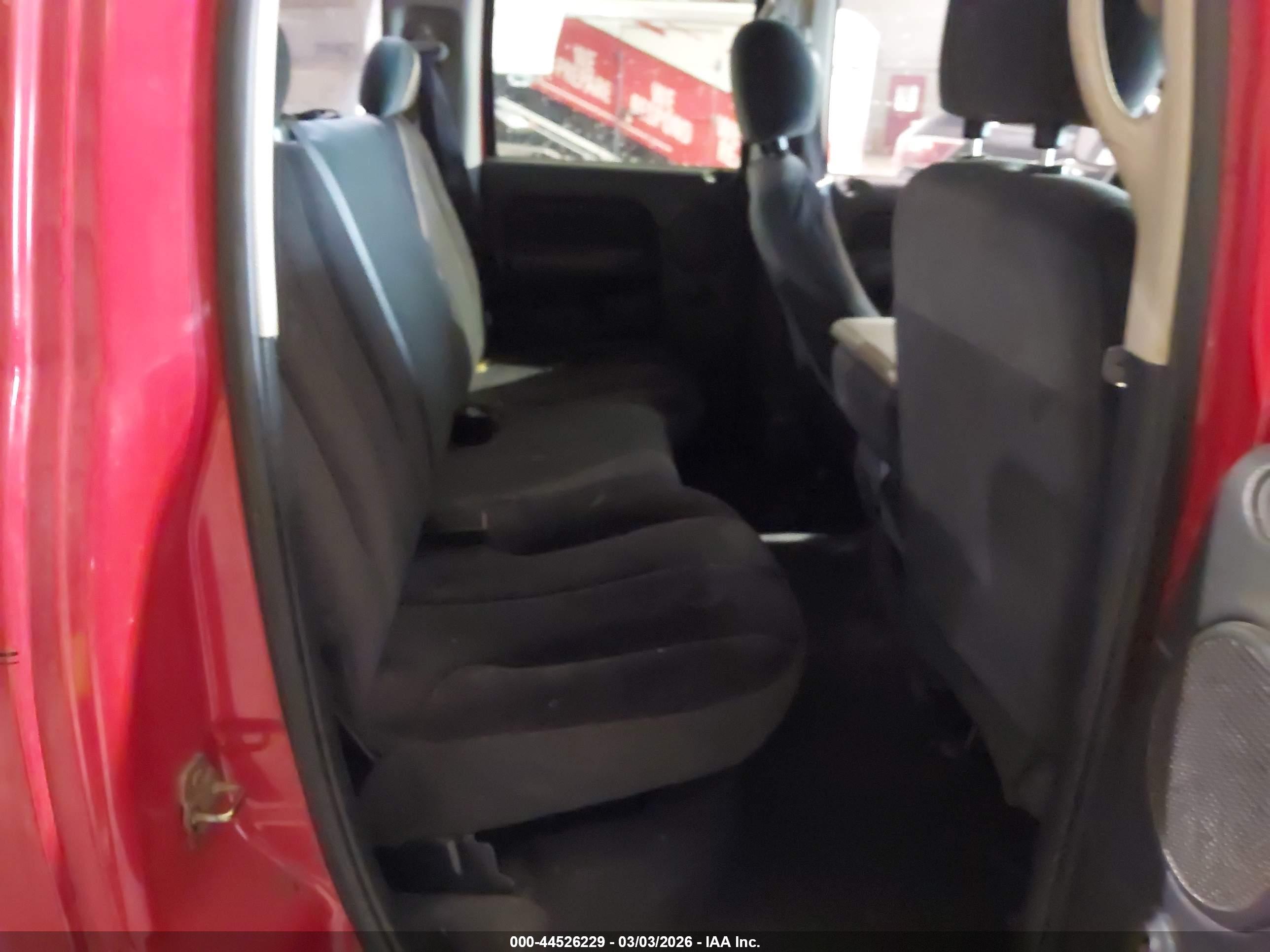 DODGE RAM image 8