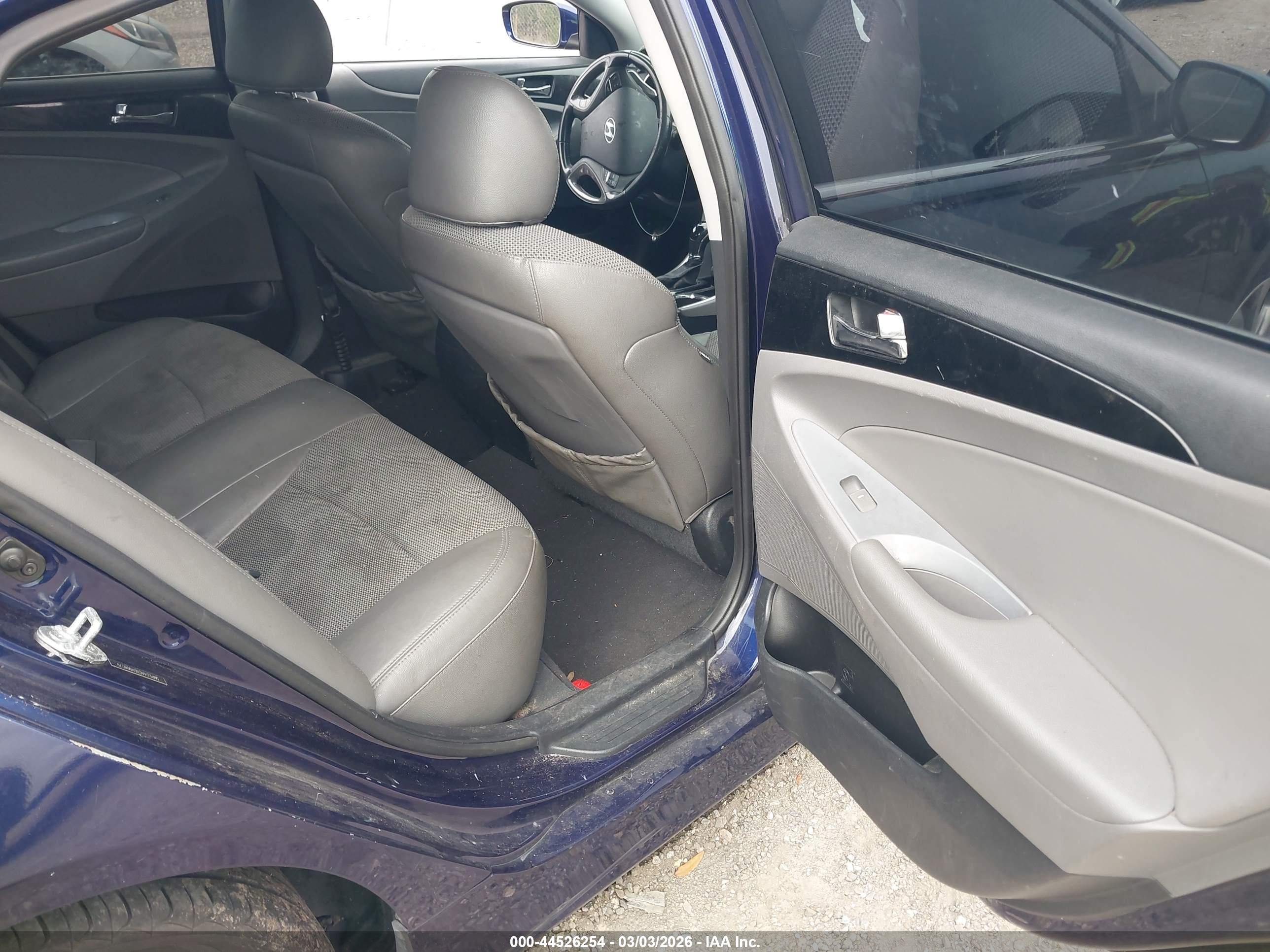 HYUNDAI SONATA image 8