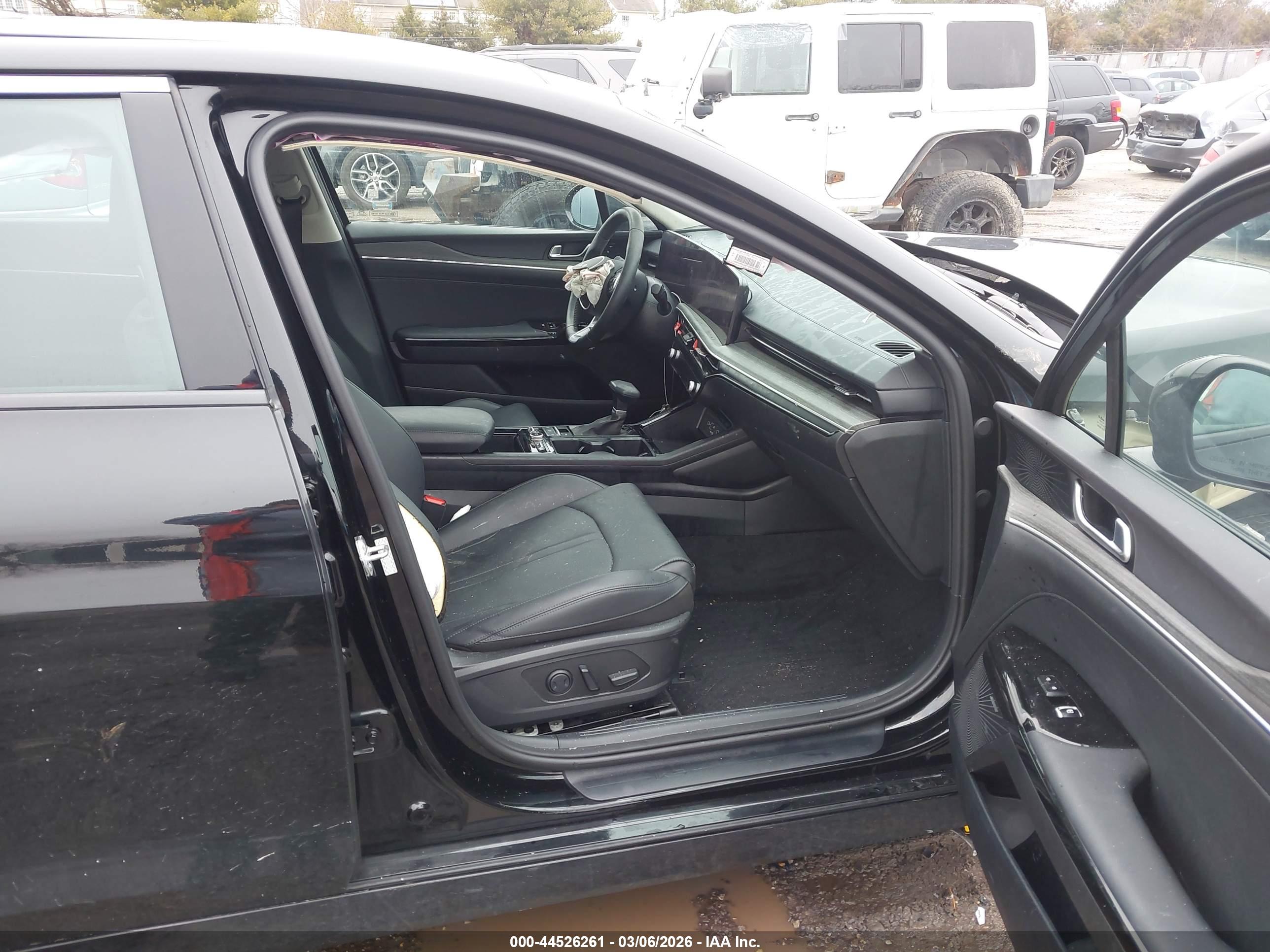 KIA K5 image 5