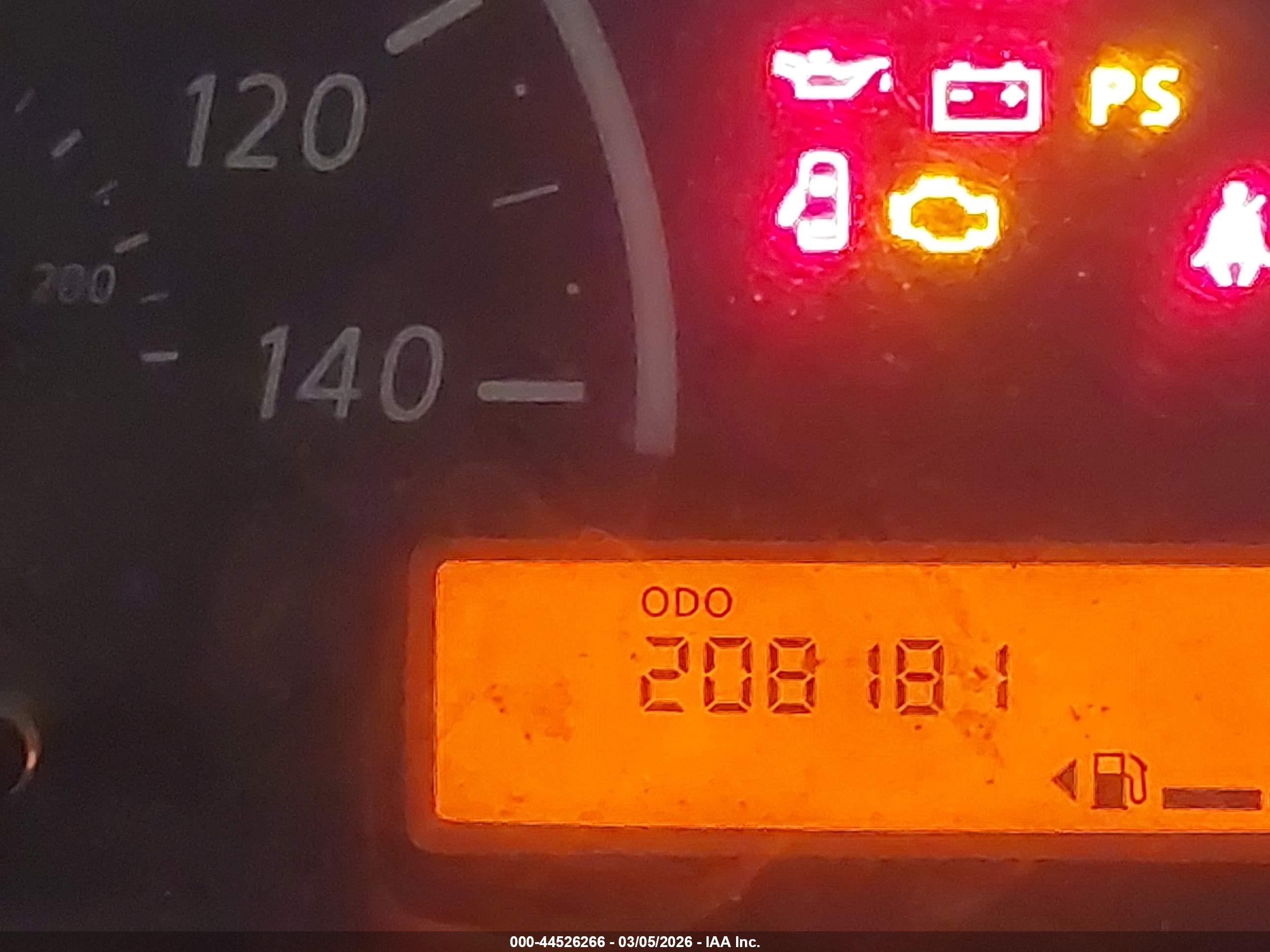 NISSAN VERSA image 7