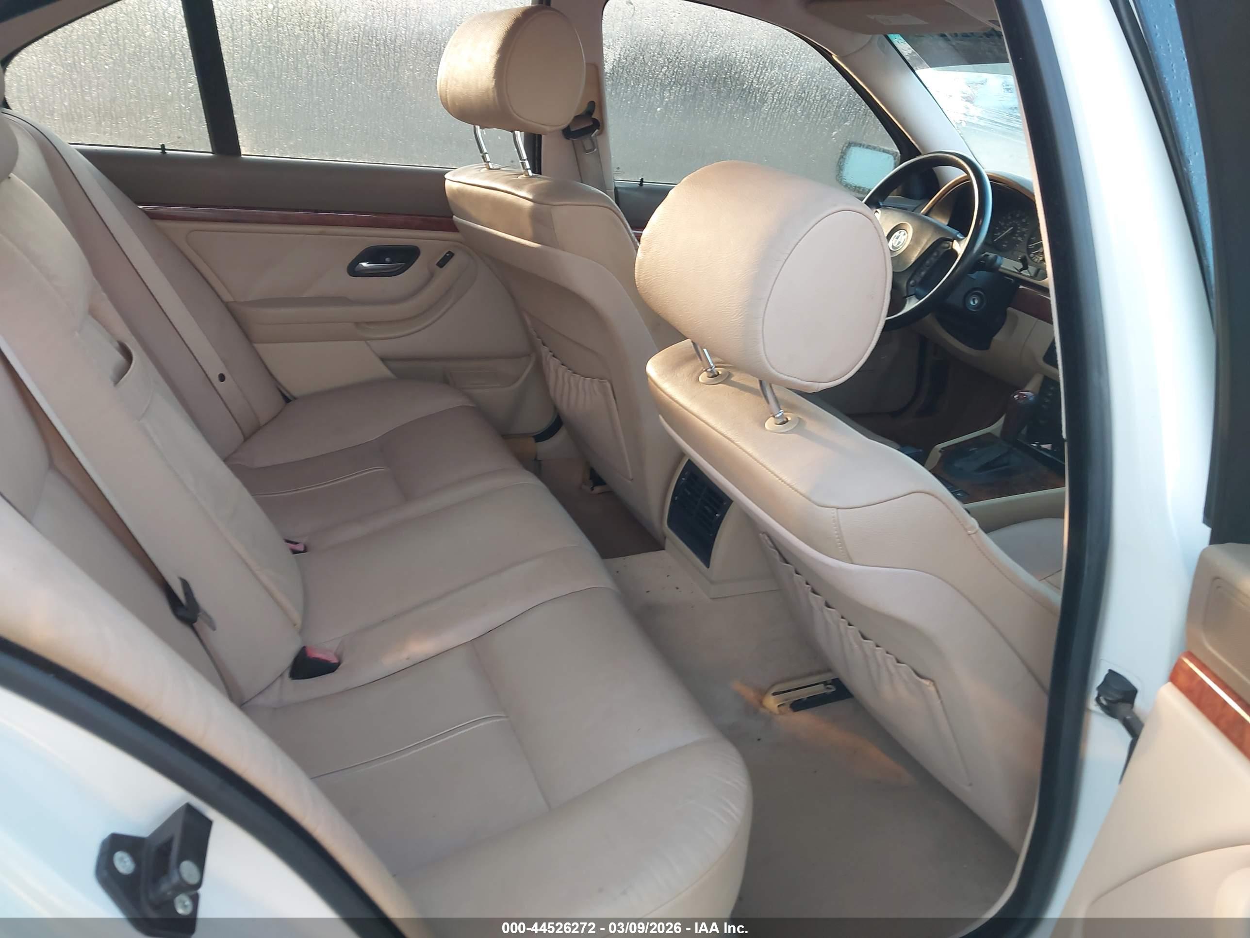 BMW 530IA image 8