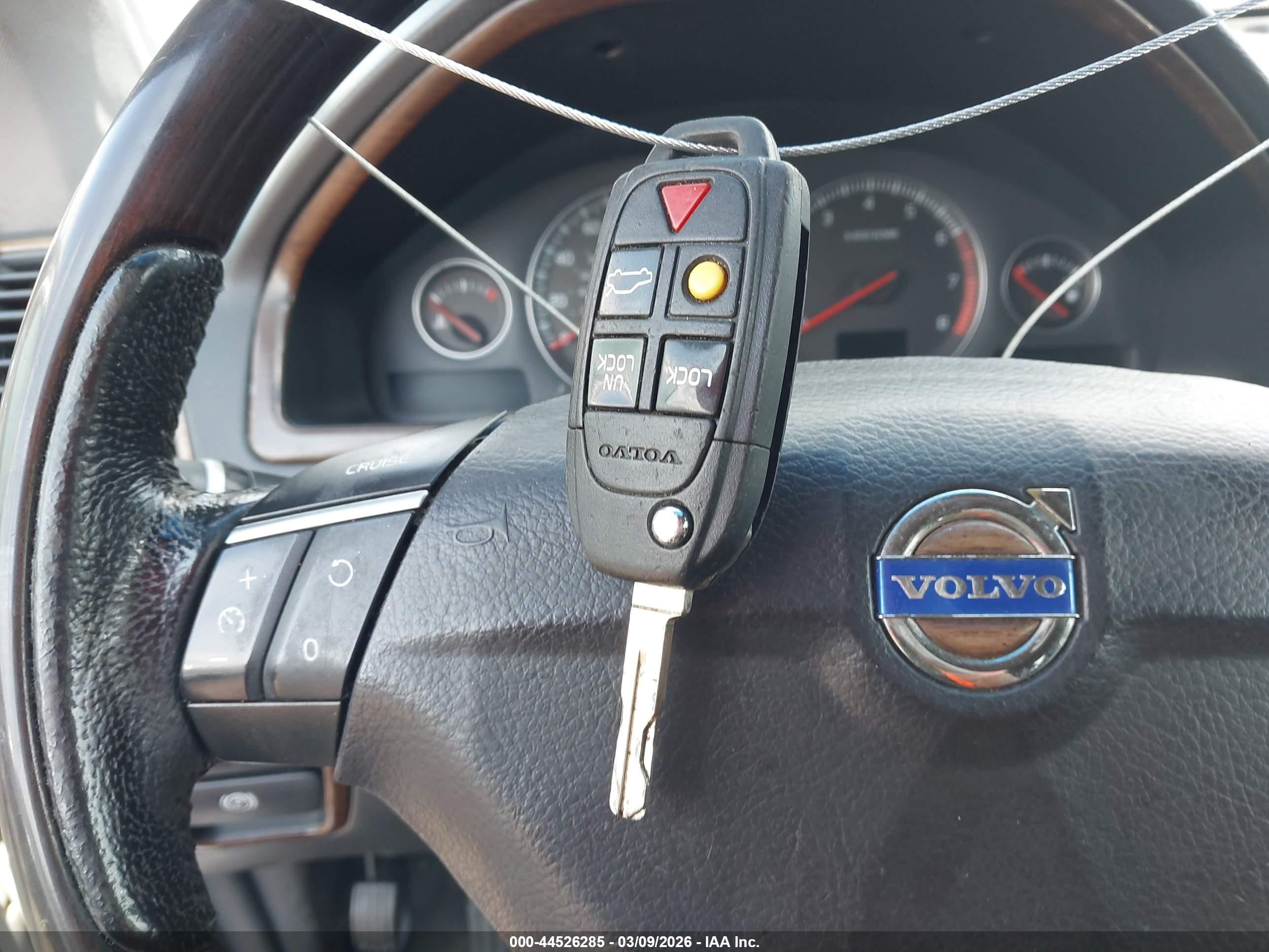 VOLVO XC90 image 11
