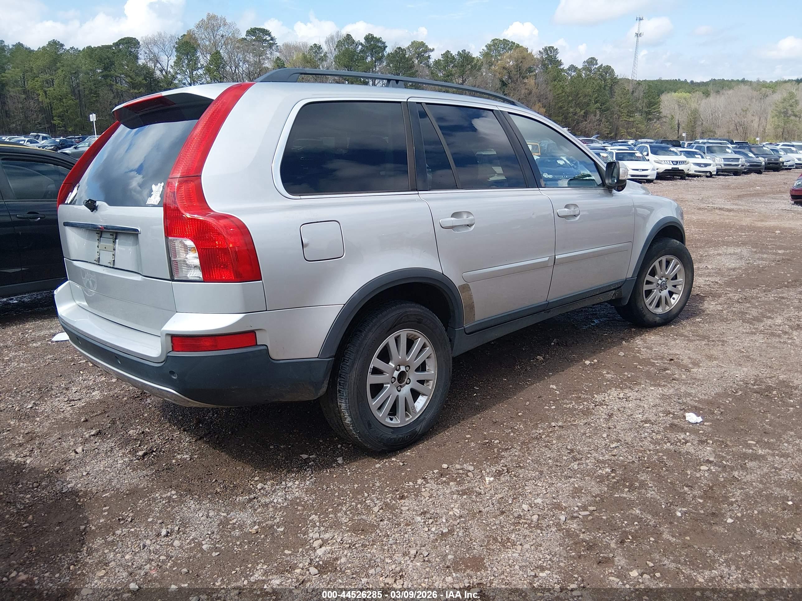 VOLVO XC90 image 4
