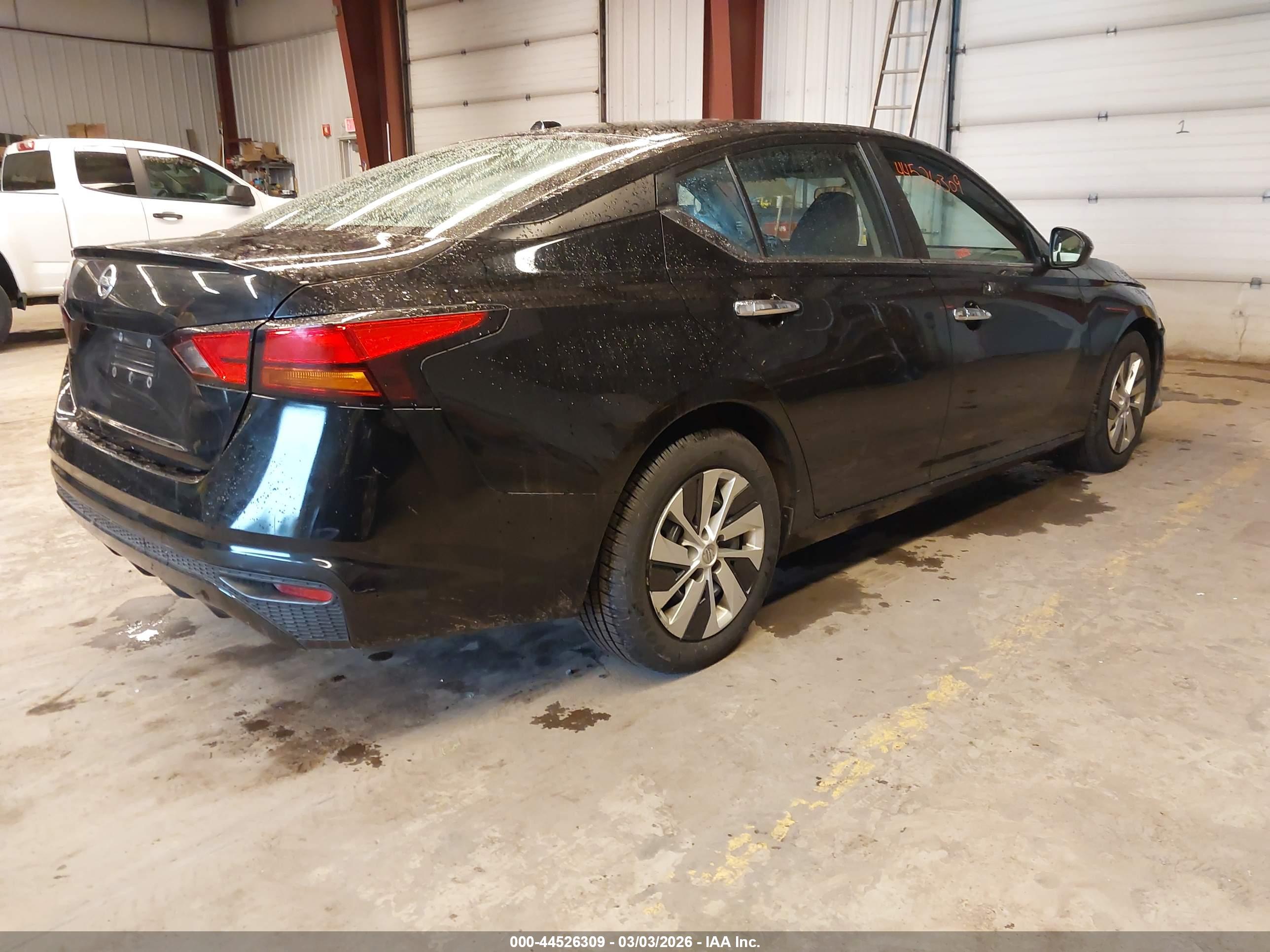 NISSAN ALTIMA image 4