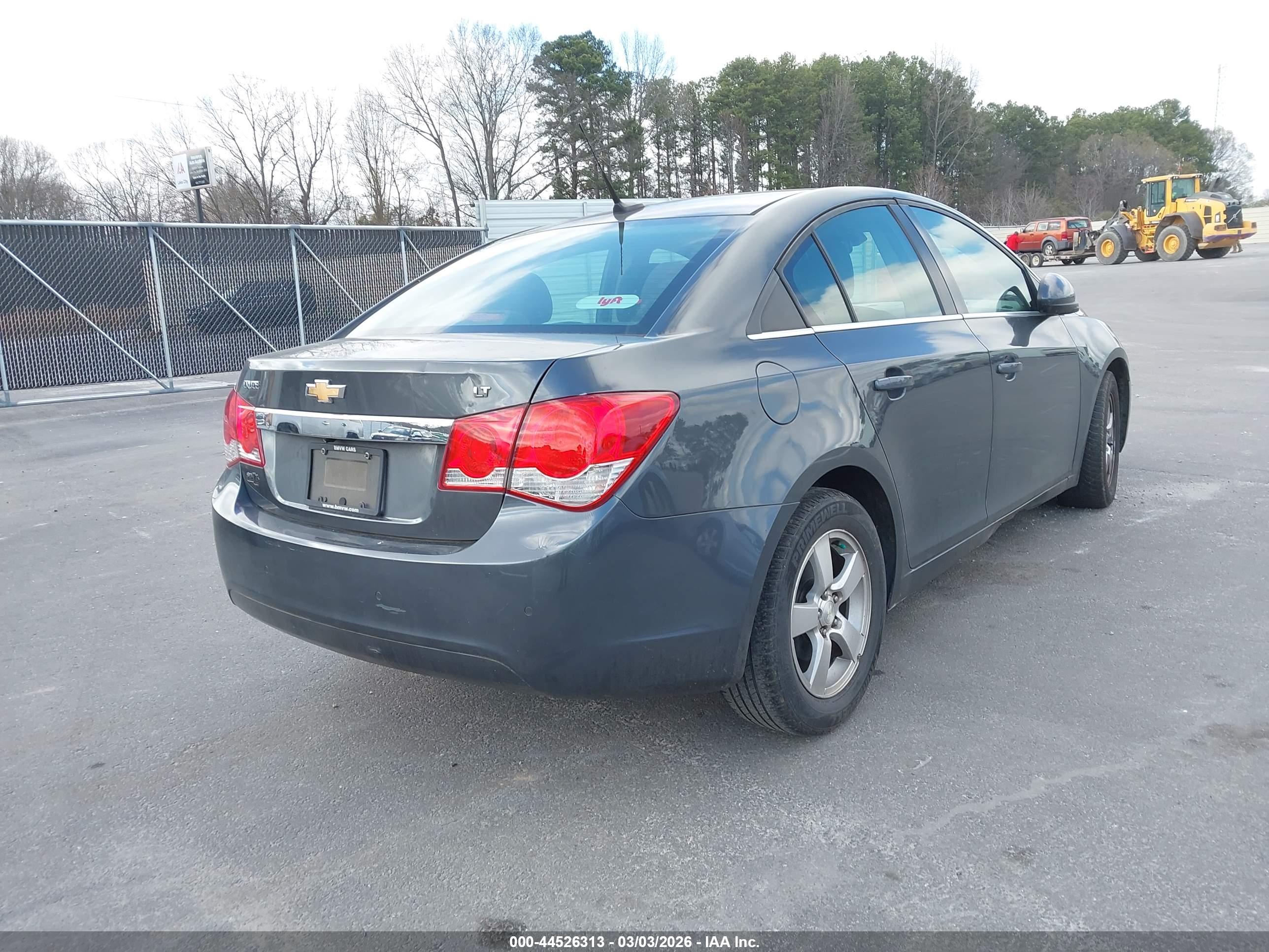CHEVROLET CRUZE image 4