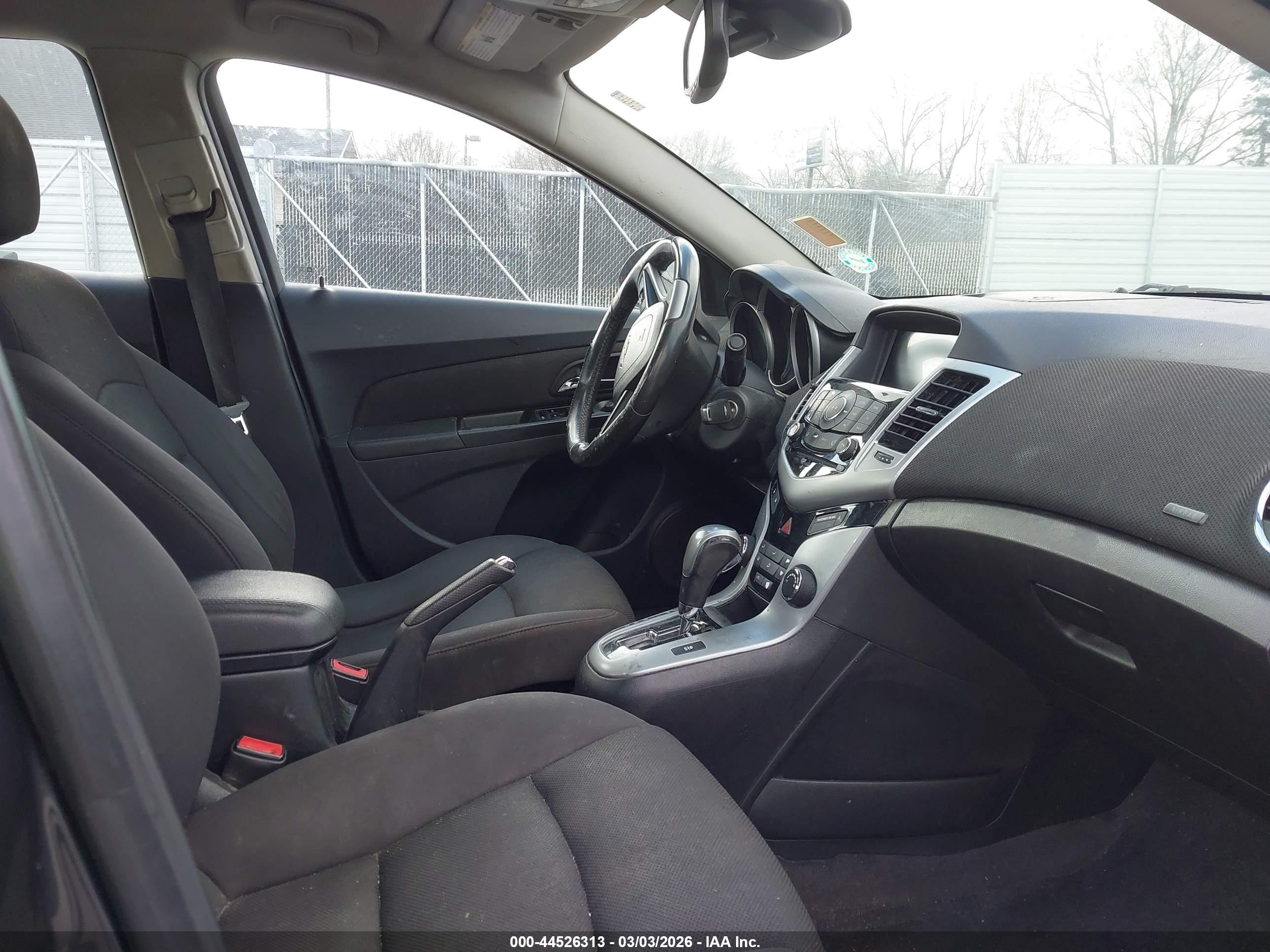 CHEVROLET CRUZE image 5