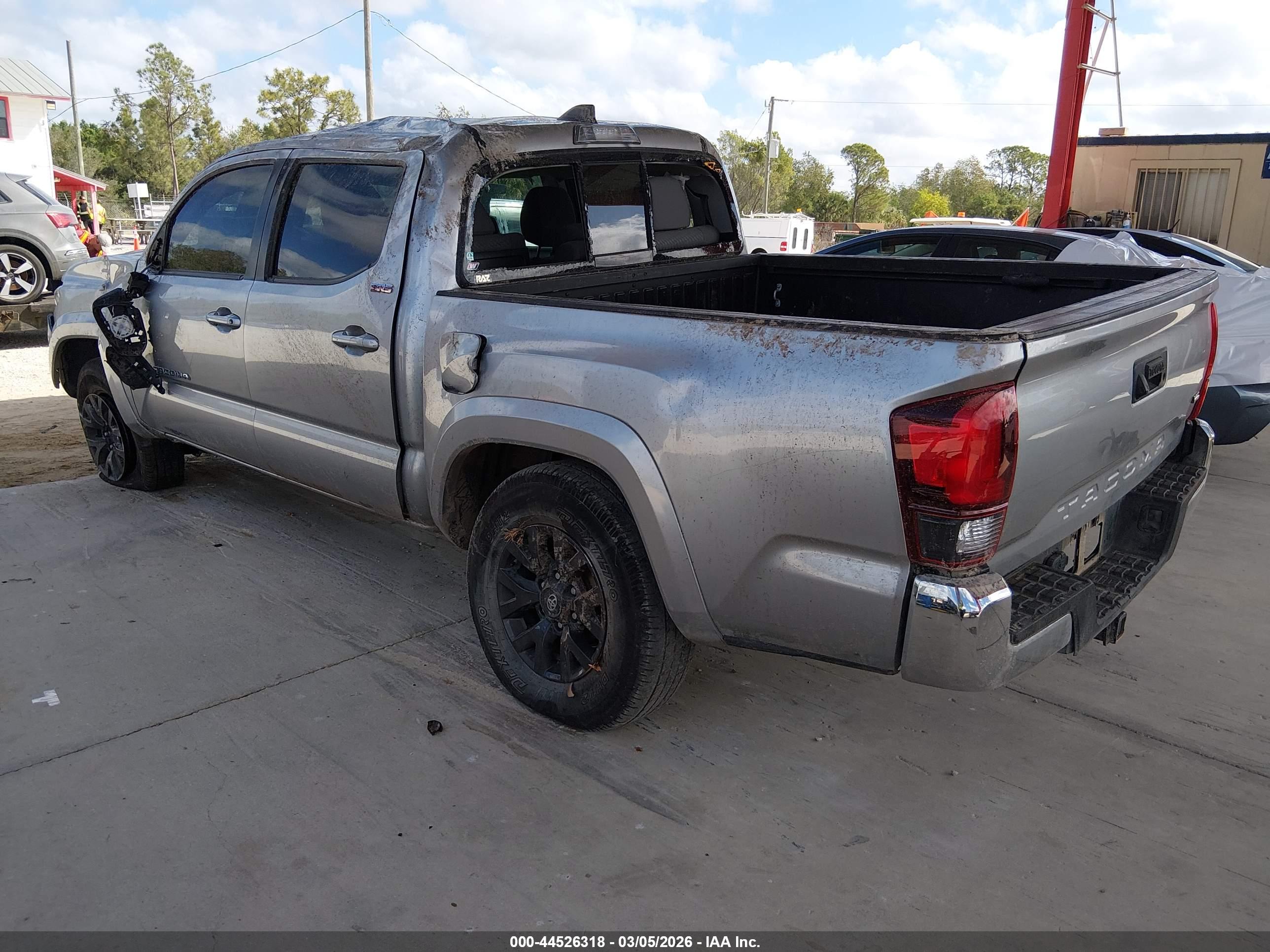 TOYOTA TACOMA image 3