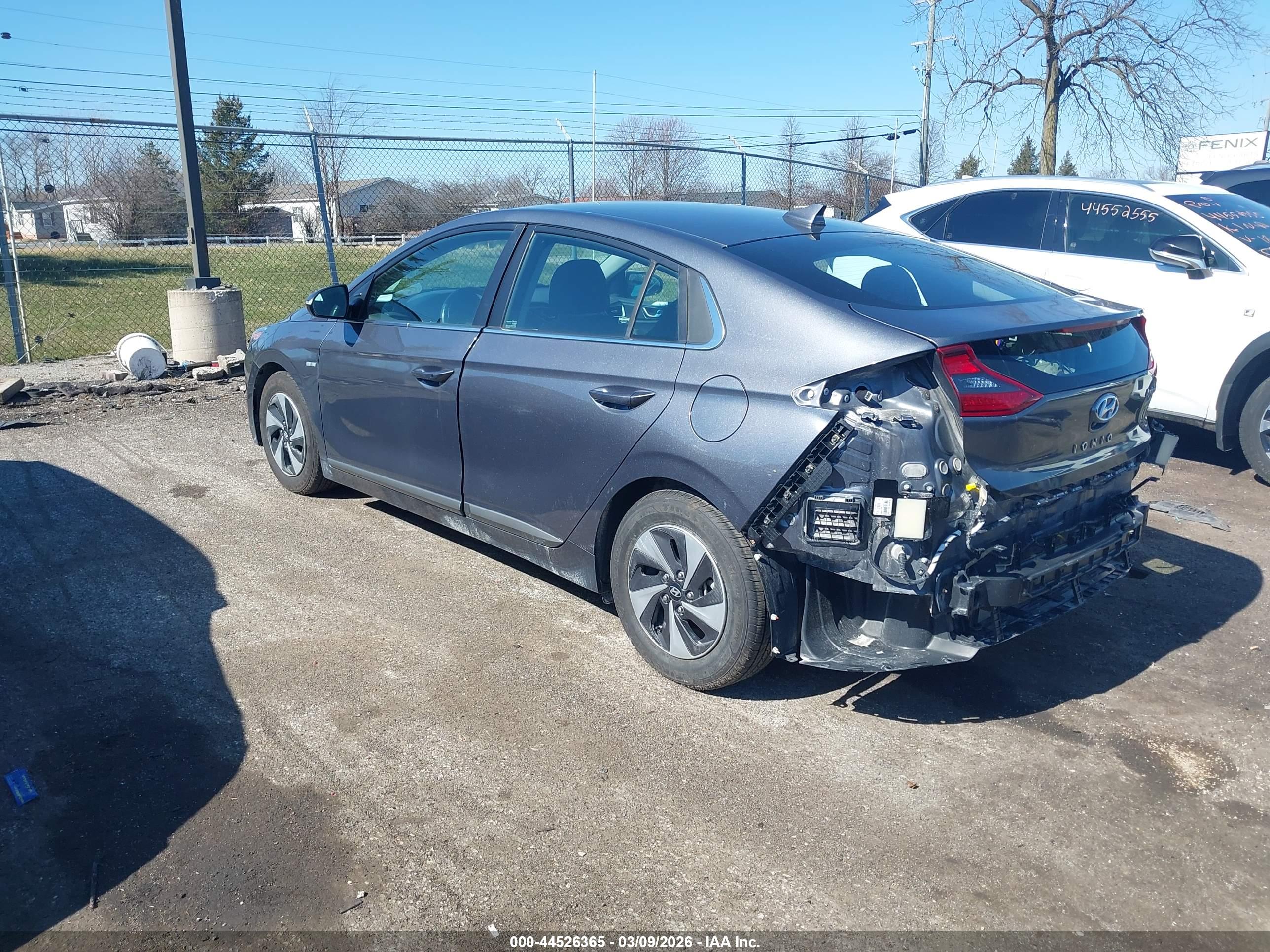 HYUNDAI IONIQ image 3