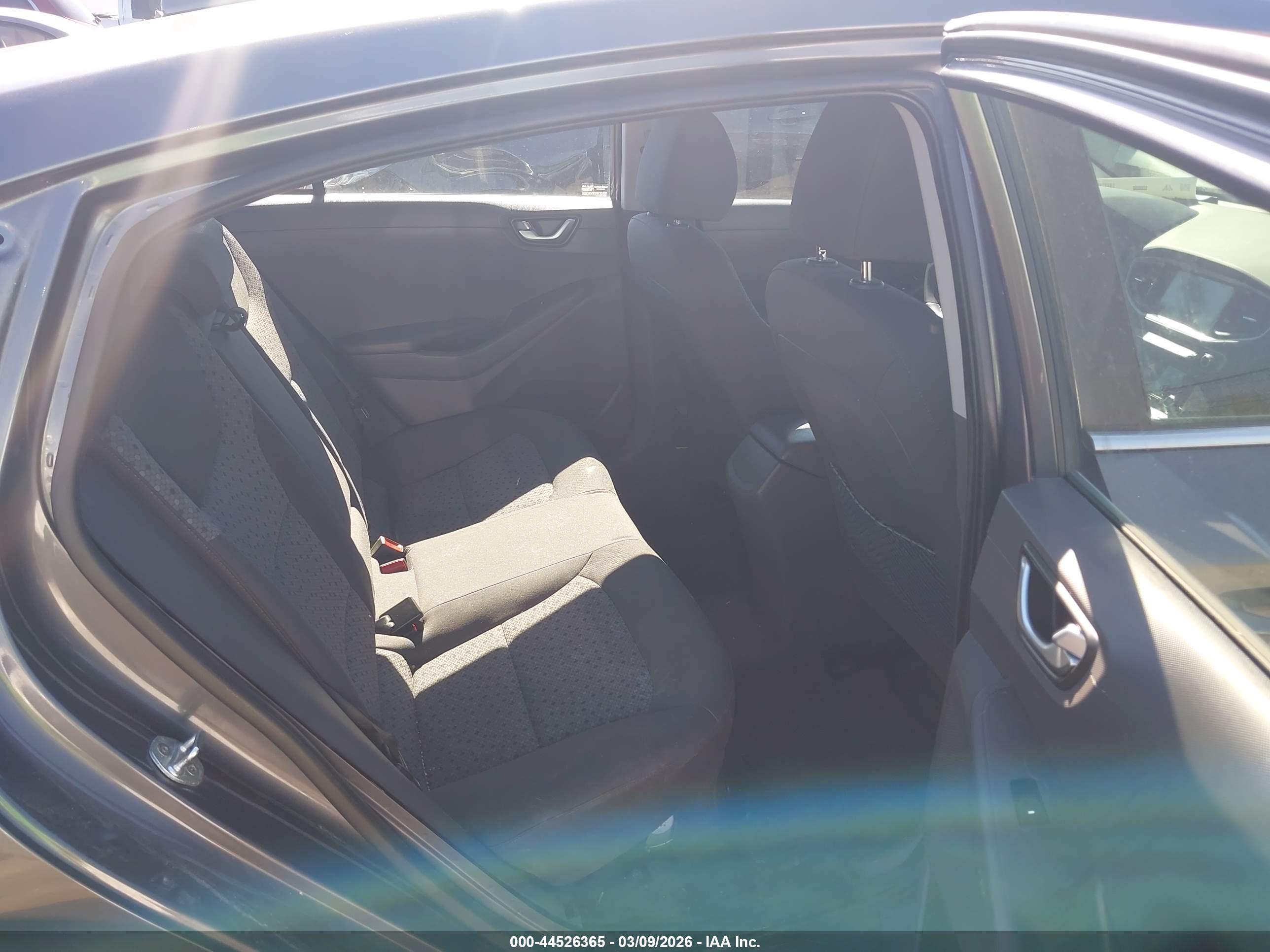 HYUNDAI IONIQ image 8
