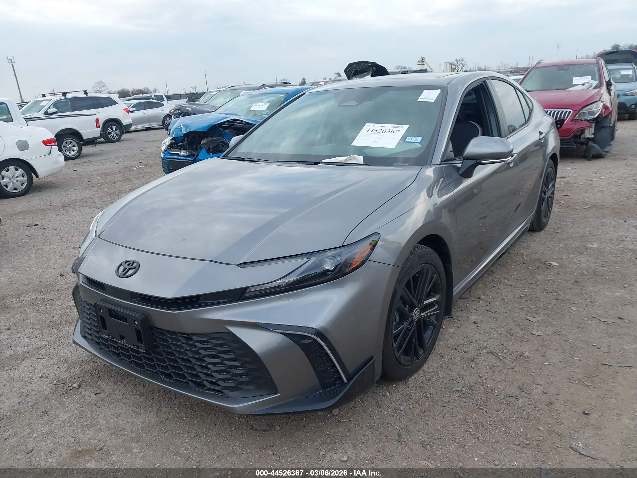 TOYOTA CAMRY image 2